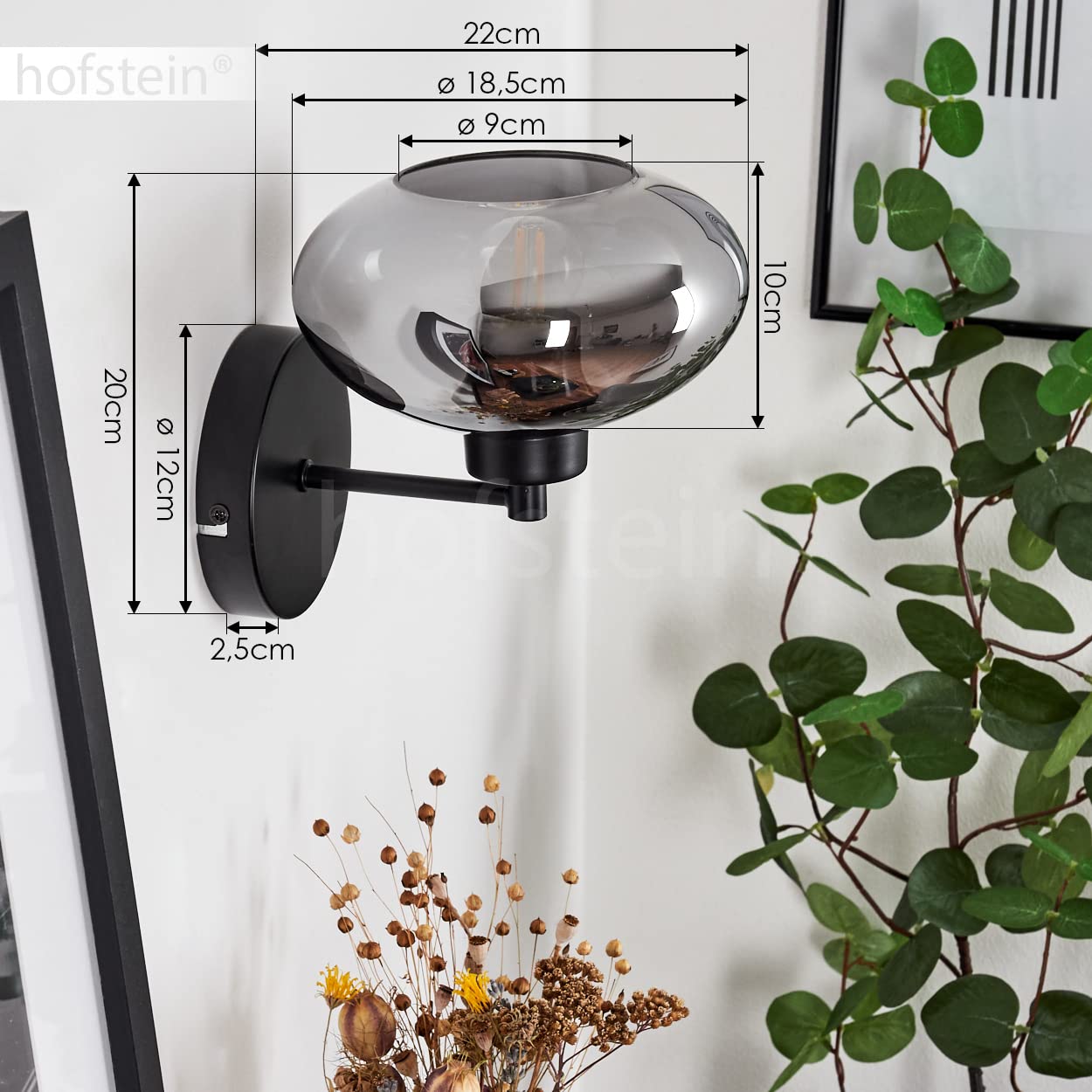 Wandleuchte Haikala, moderne Wandlampe aus Metall/Glas in Schwarz/Rauchfarben, Retro/Vintage Leuchte Up mit Schirm aus Rauchglas (Ø 18,5 cm), 1-flammig, 1 x E27, ohne Leuchtmittel
