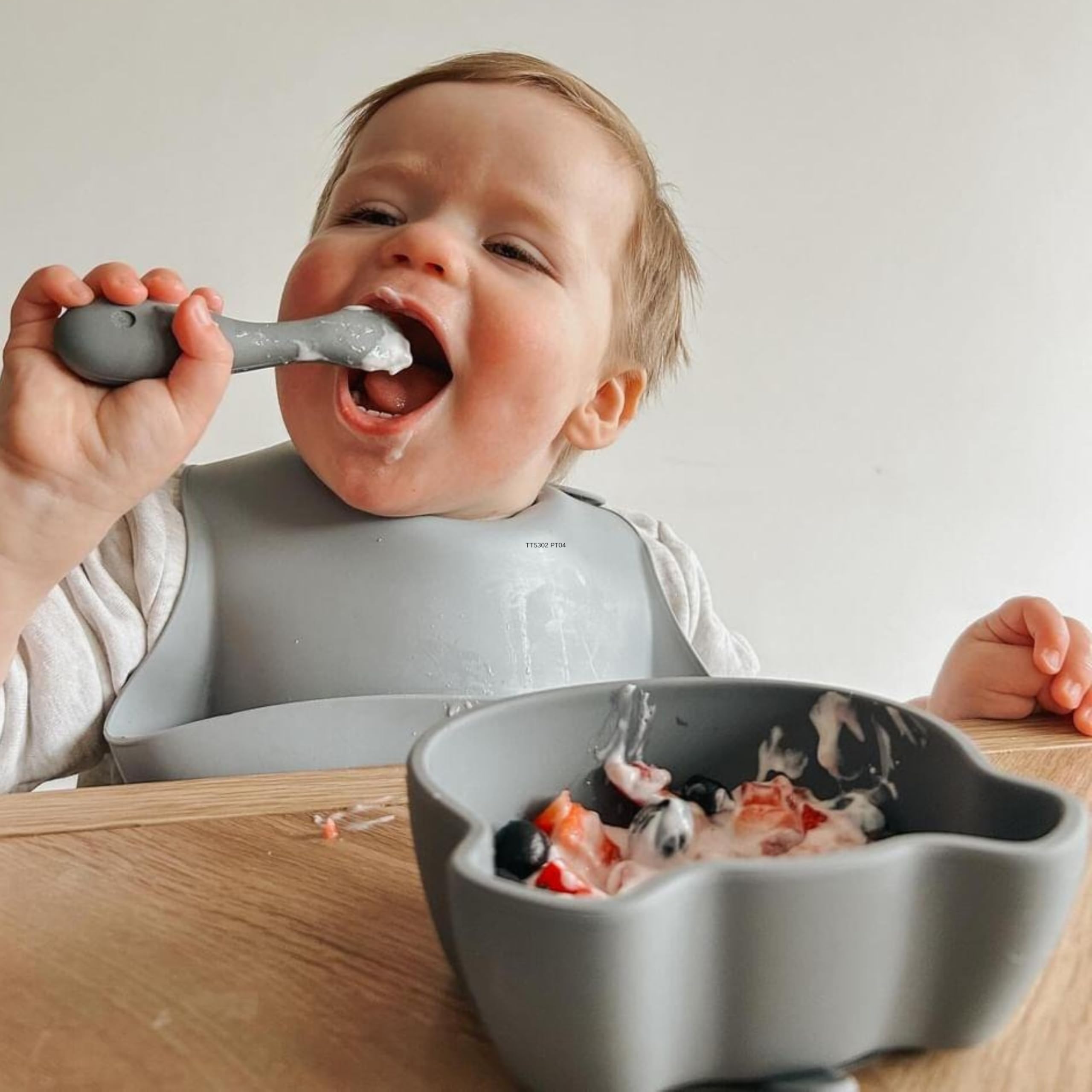 TUM TUM Set de Table Enfant, Assiette Ventouse pour Bébé Bol, Couverts Enfant, 6 m+, Kev le Koala, Gris