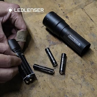 Ledlenser P7 Core El Feneri | 25 saate kadar aydınlatma süresi, odaklanabilir, 175 g, IP54, el kayışı ile yürüyüş, gezi, kamp için ideal | 2020 [Enerji Sınıfı A+++]