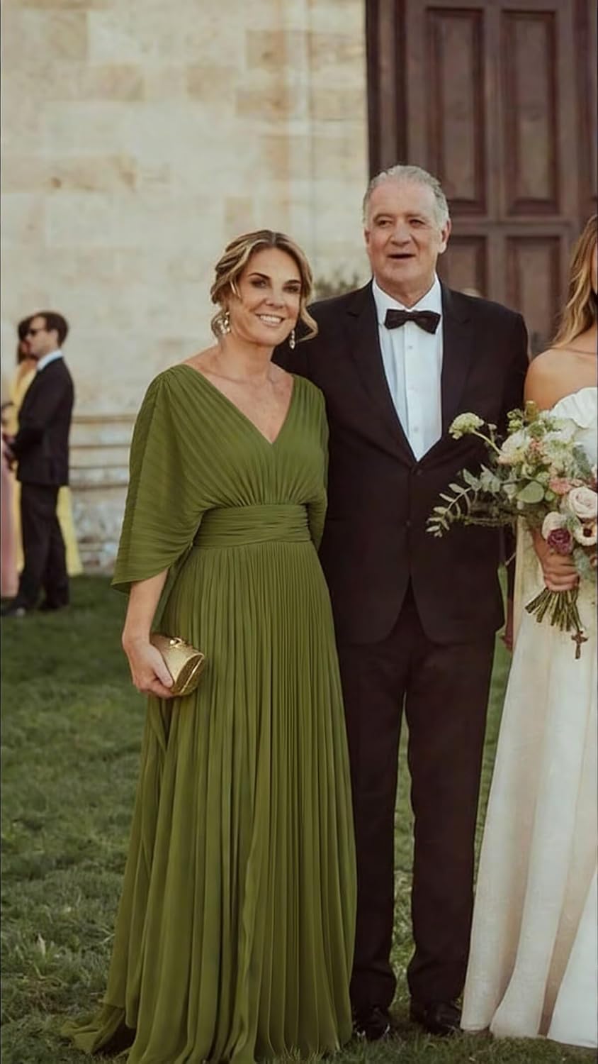 Elegant Pleated Chiffon Mother of The Bride Groom Dress Long 2026 V Neck Flutter Sleeves Formal Dresses