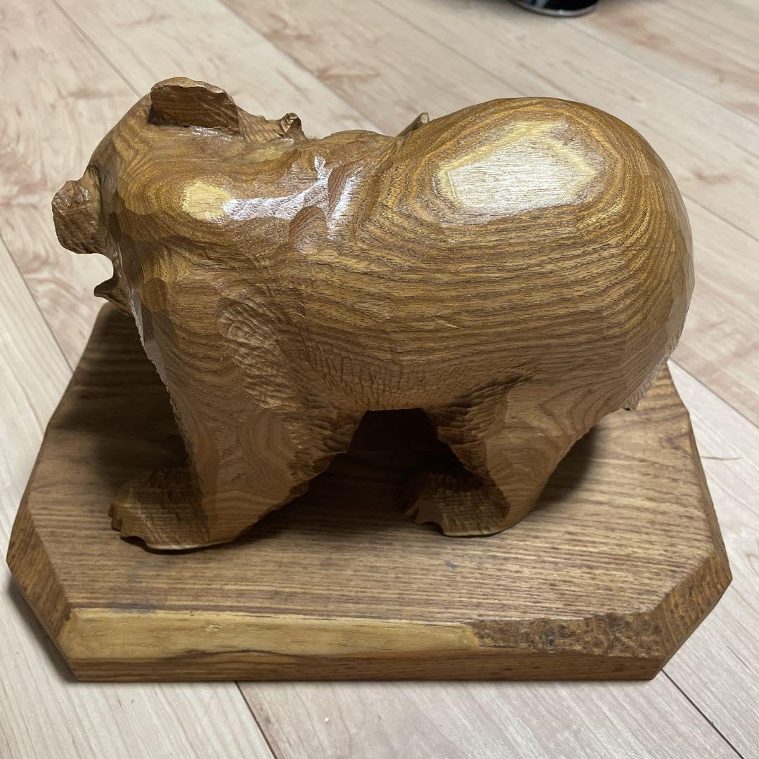 熊　一刀彫　槐（えんじゅ)の木 Amazon.co.jp: 槐の木 木彫り熊 北海道 エンジュ : おもちゃ