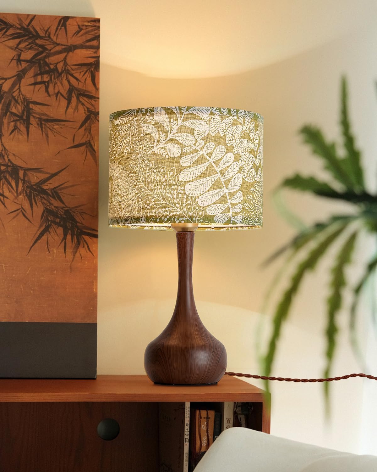 Bedside Nightstand Table Lamp for Bedroom Set of 2, Red Wood Pattern Vintage Farmhouse Decorative Small Table Lamp Desk Lamp for Living Room Home Office with Boho Green Flower Fabric Shade