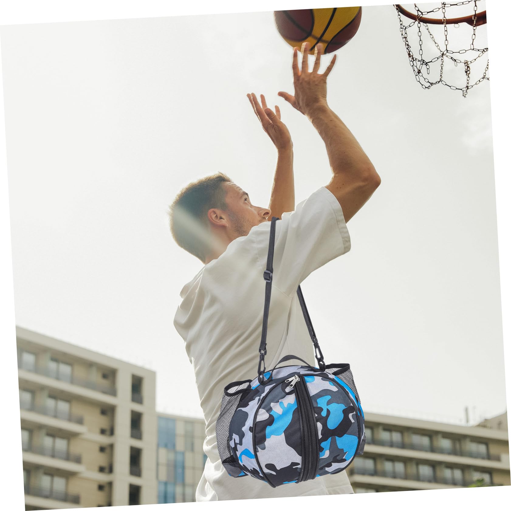 Bolsa de Baloncesto Ligera Correa Hombro y Bolsa Lateral de Malla en Poliéster Oxford para Deporte al Aire Libre y Viajes