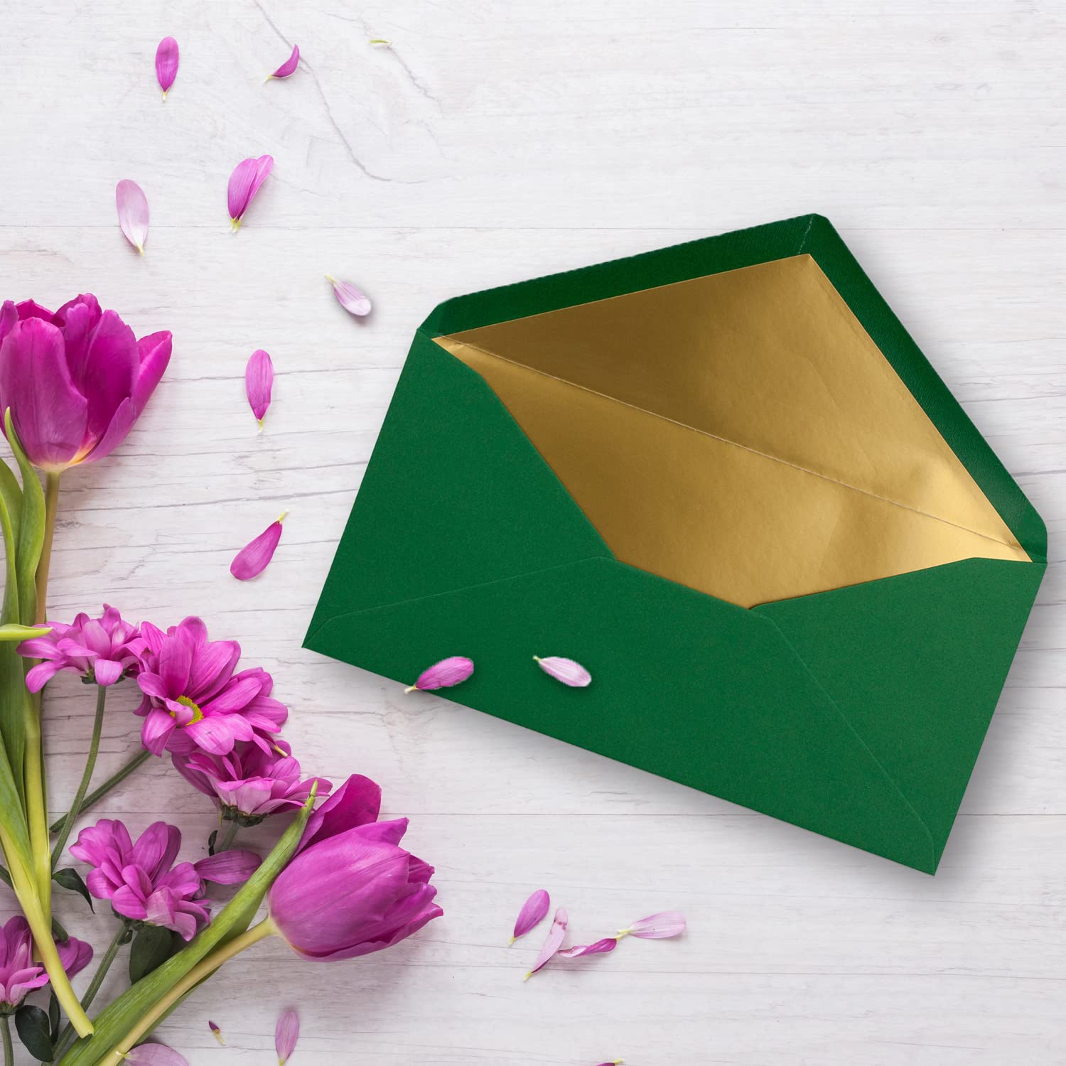 Inpakpapier Goud Gemetalliseerde strepen 50cm x 100mtr - Rotim Verpakkingen: you carry, we care