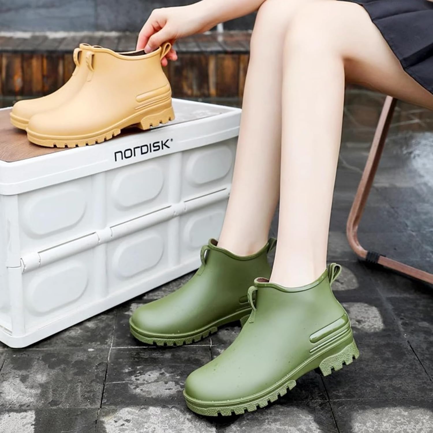Womens PVC Ankle Rain Boots Rubber Lug Sole Platform Waterproof Chelsea Rain Boots Fashion Wide Round Toe Lightweight Slip Resistant Short Mud Garden Boots for Farming Work Fishing