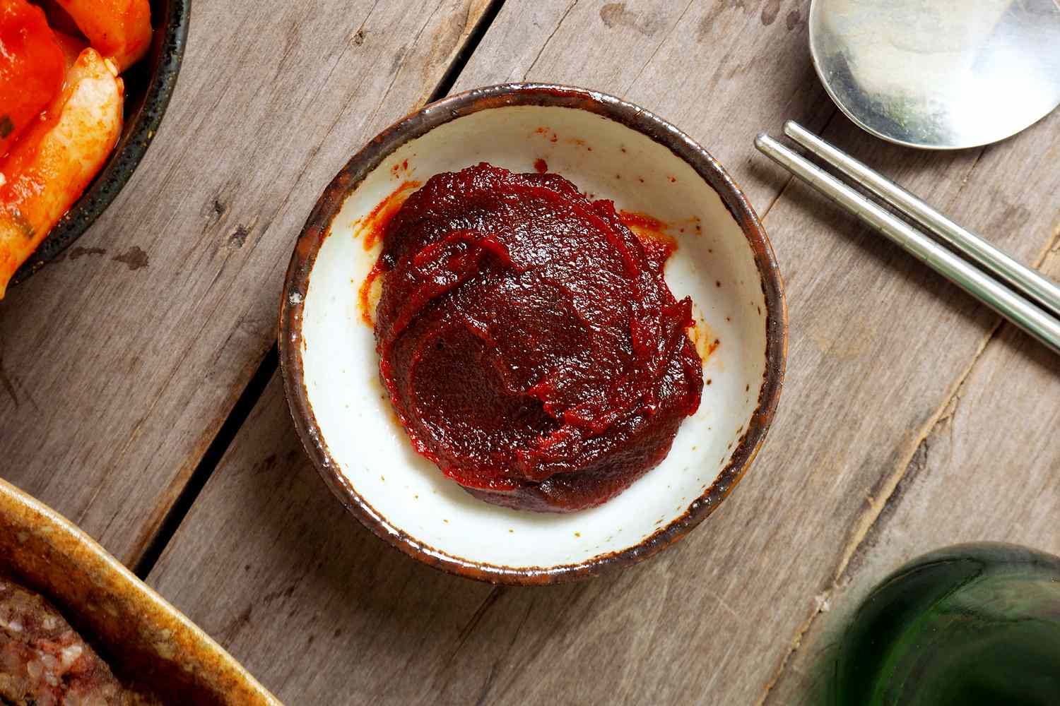 Flavoma Classic korean Gochujang Hot Pepper Paste, 300gm (Red Hot Chilli Paste, Spicy, Sweet Sauce and Savory Korean Traditional Fermented Sauce, Umami Flavour, Authentic Red Pepper Korean Paste) 2