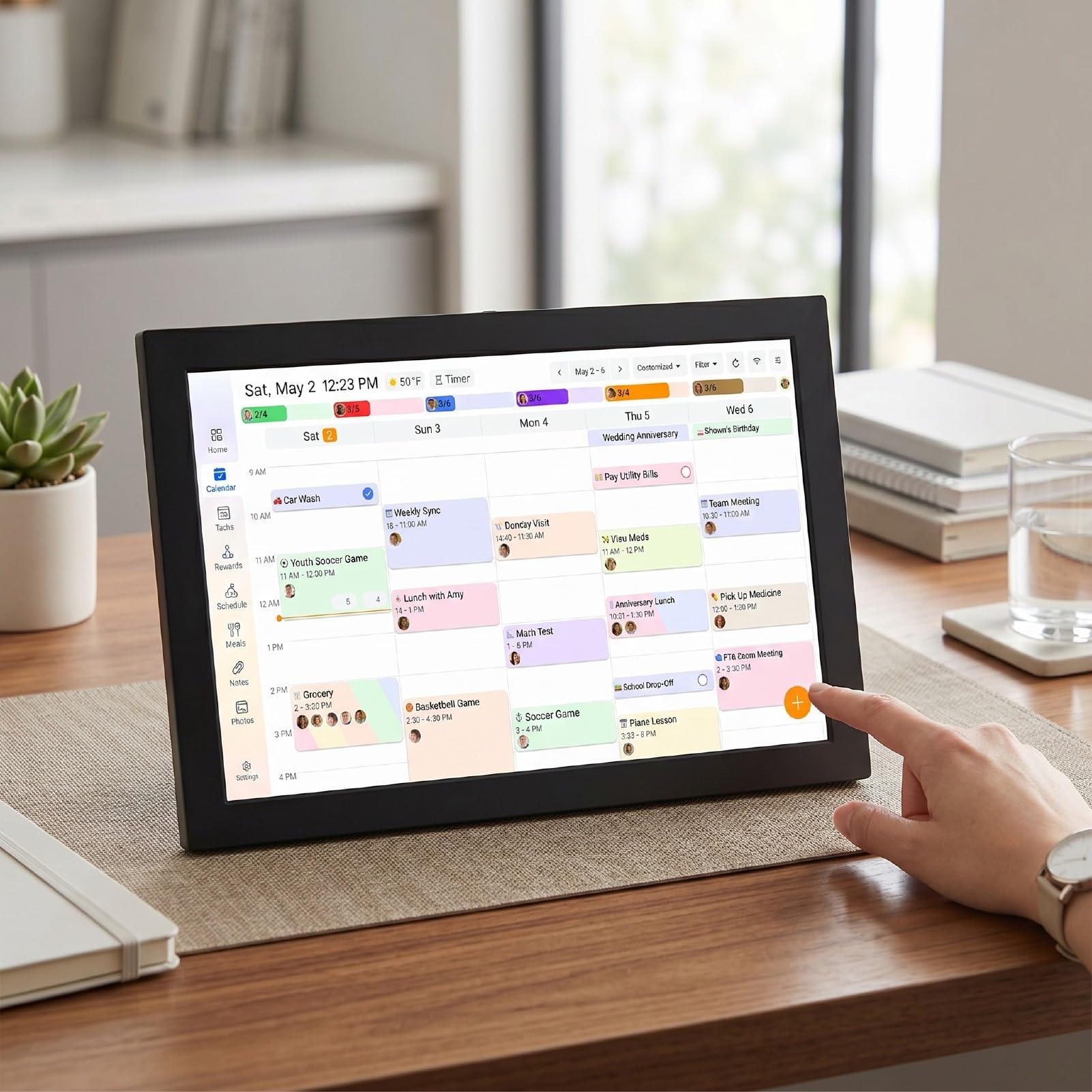 Calendario Digitale Intelligente, Touch Screen da 10,1 Pollici | Agenda familiare, tabella dei lavori, cornice per foto, sincronizzazione WiFi, organizer da parete, per il coordinamento
