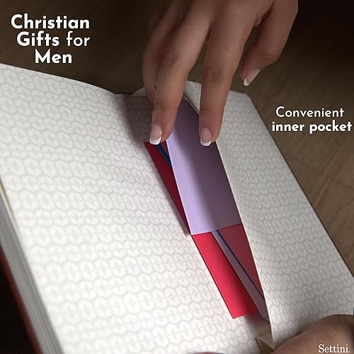 Vista 10 de SETTINI Diario rayado Diario de cruz celta para escribir, juego de regalo Cuero vegano de tapa dura, incluye bolígrafo de lujo en un soporte único