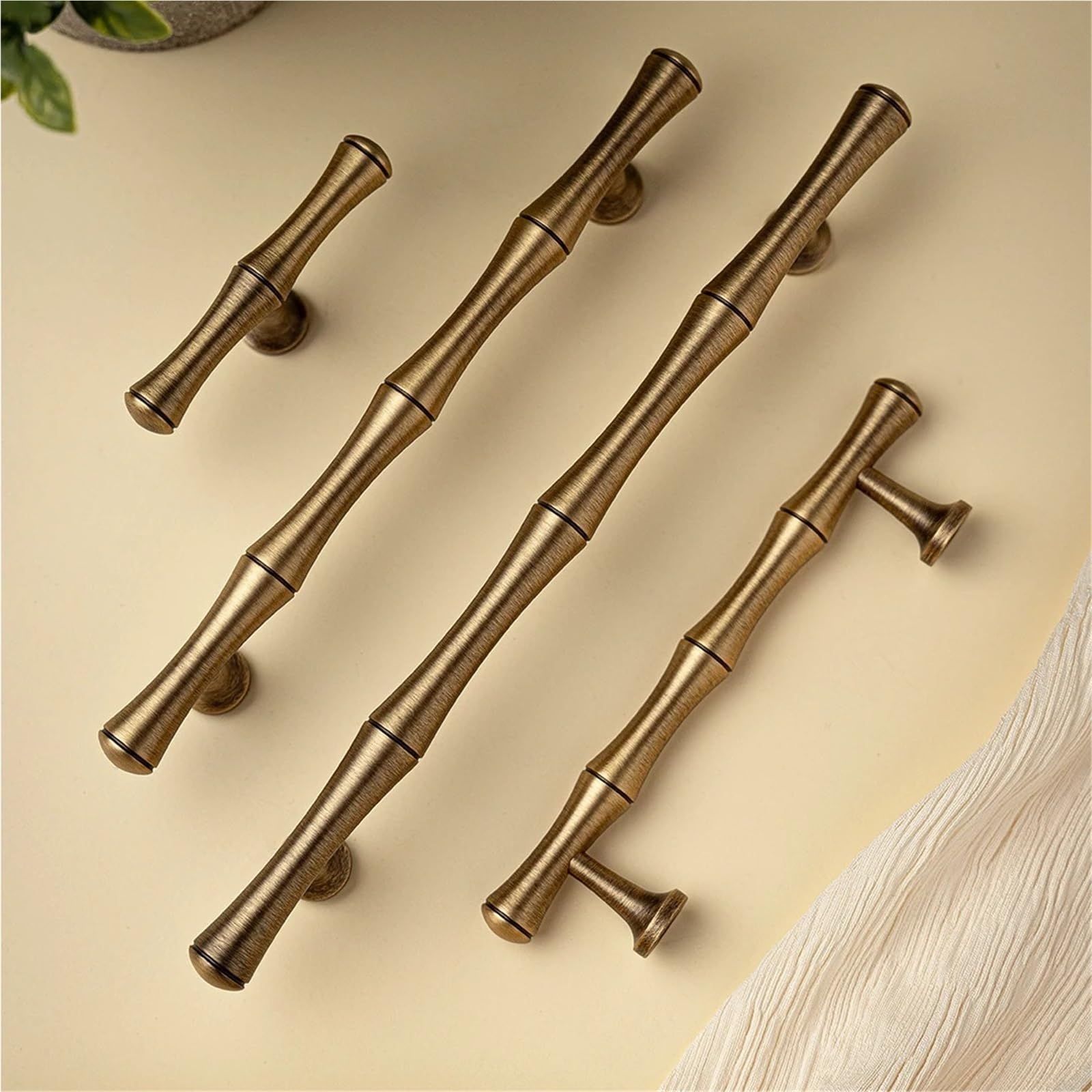 2 pezzi Maniglia for mobili in ottone anticato massiccio, pomello for cassetti e armadietti da cucina(96mm)