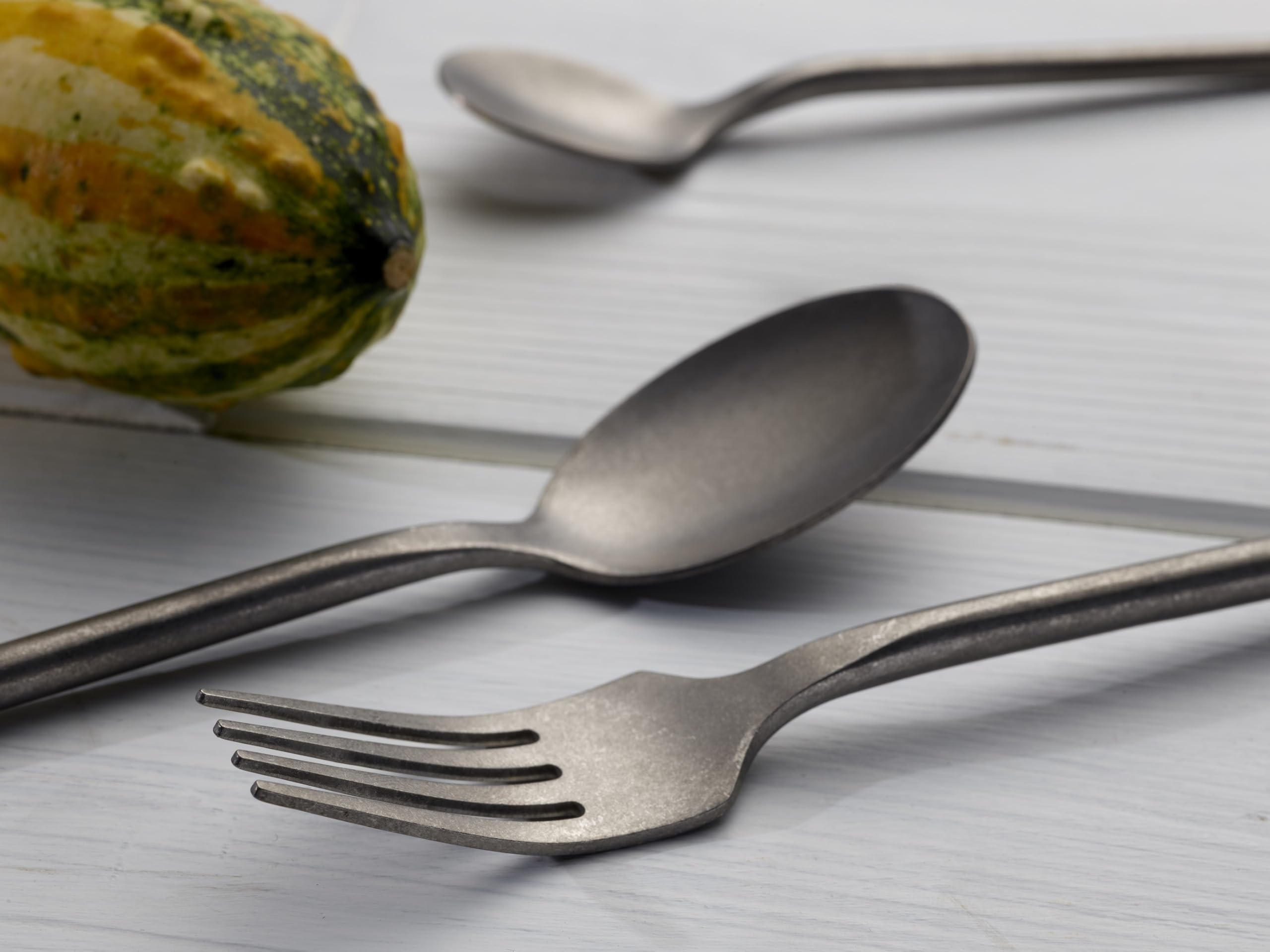 ECHTWERK Posate da tavola Malou, argento stonewashed, 16 pezzi, posate per fino a 4 persone, acciaio inox di alta qualità, acciaio cromato-nickel