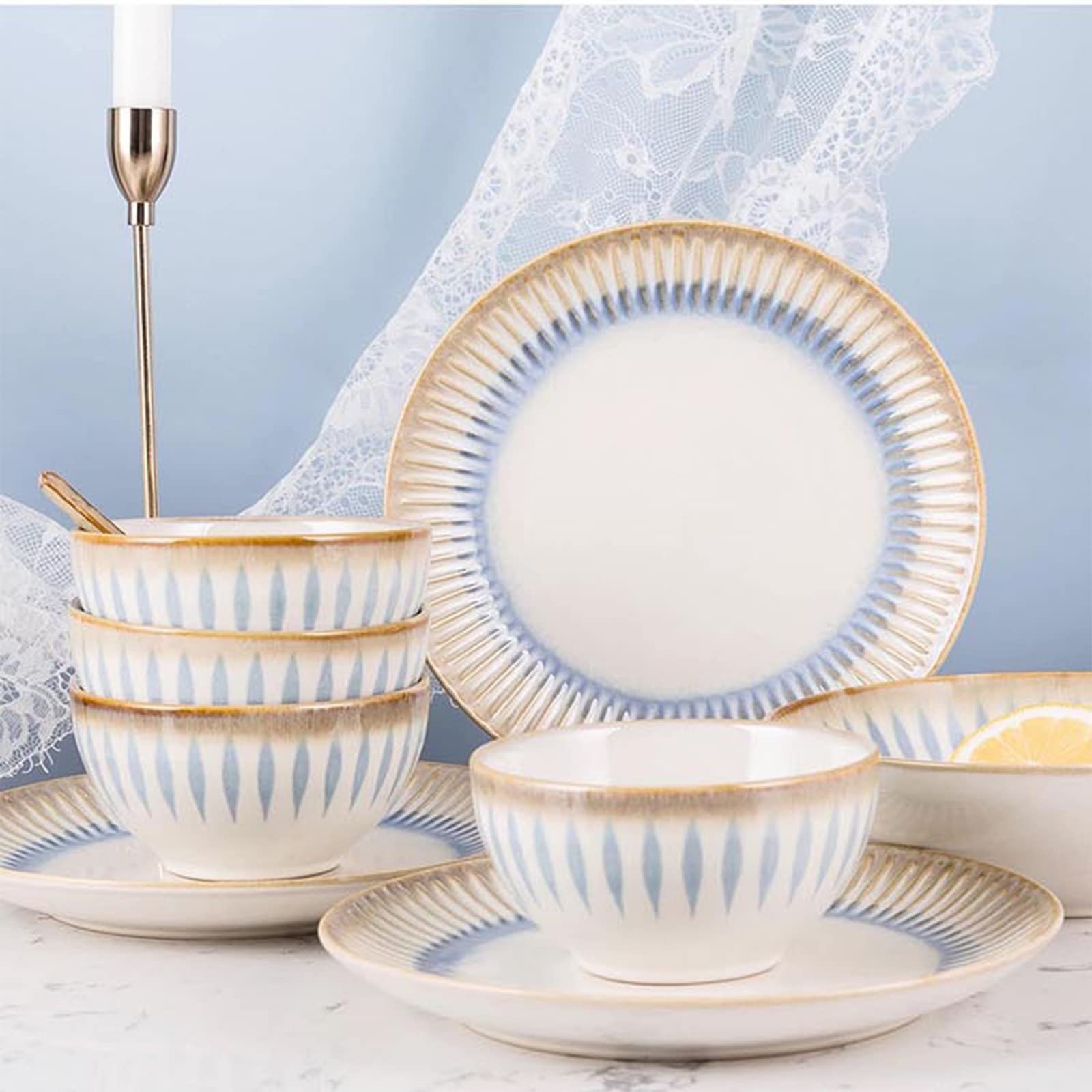 Zestawy obiadowe na 4 szt., 16 szt. naczyń porcelanowych Zestawy obiadowe, komplet naczyń, komplet zastawy stołowej z talerzem obiadowym, talerzem deserowym, miską i talerzem do zupy, można myć w zmyw