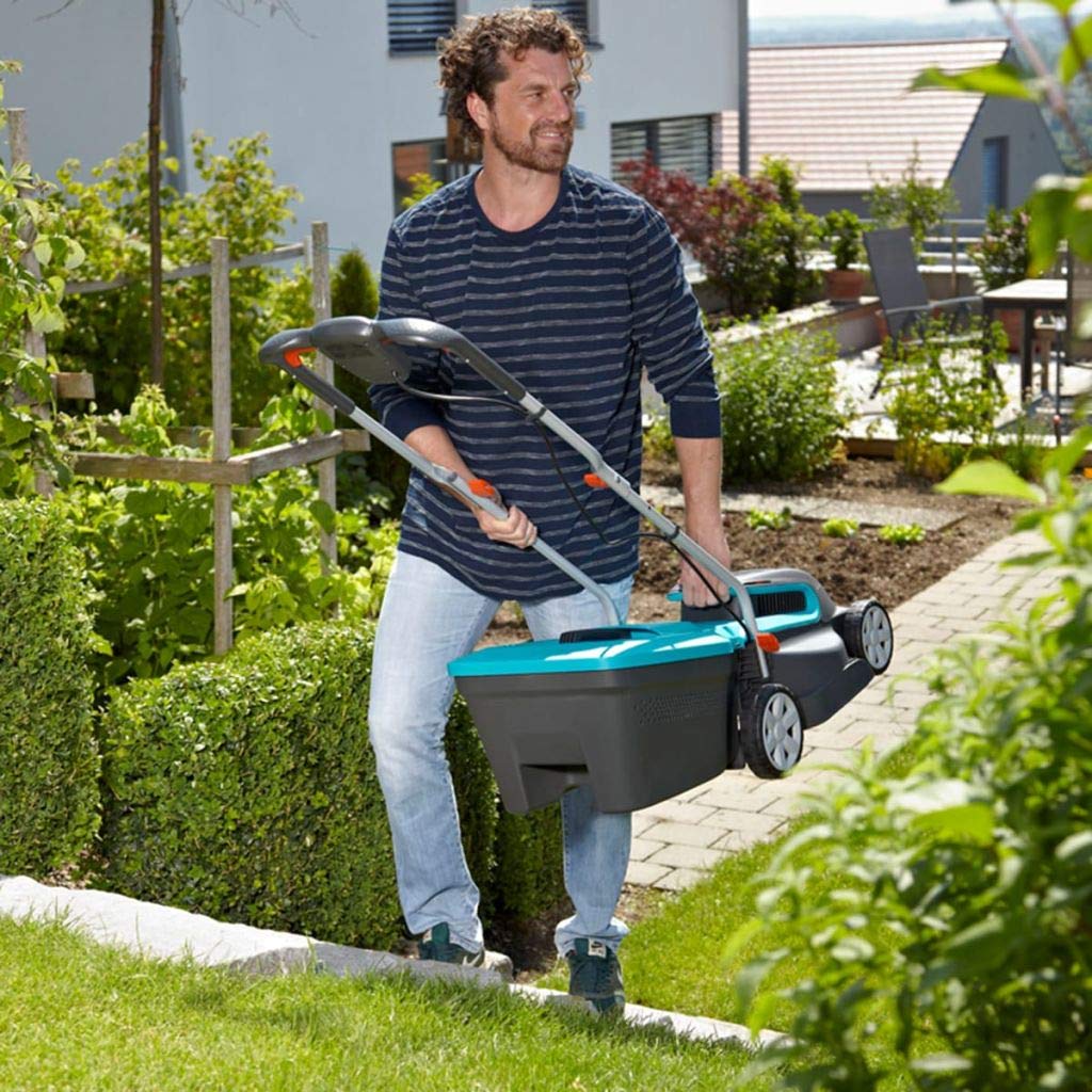 Gardena zestaw akumulatorowej kosiarki PowerMax Li-40/32: kosiarka do trawników do 280 m², szer. cięcia 32 cm, pojemność 30 l, wys. koszenia 20–60 mm, składana rączka, ergonomiczny uchwyt (5033-20)