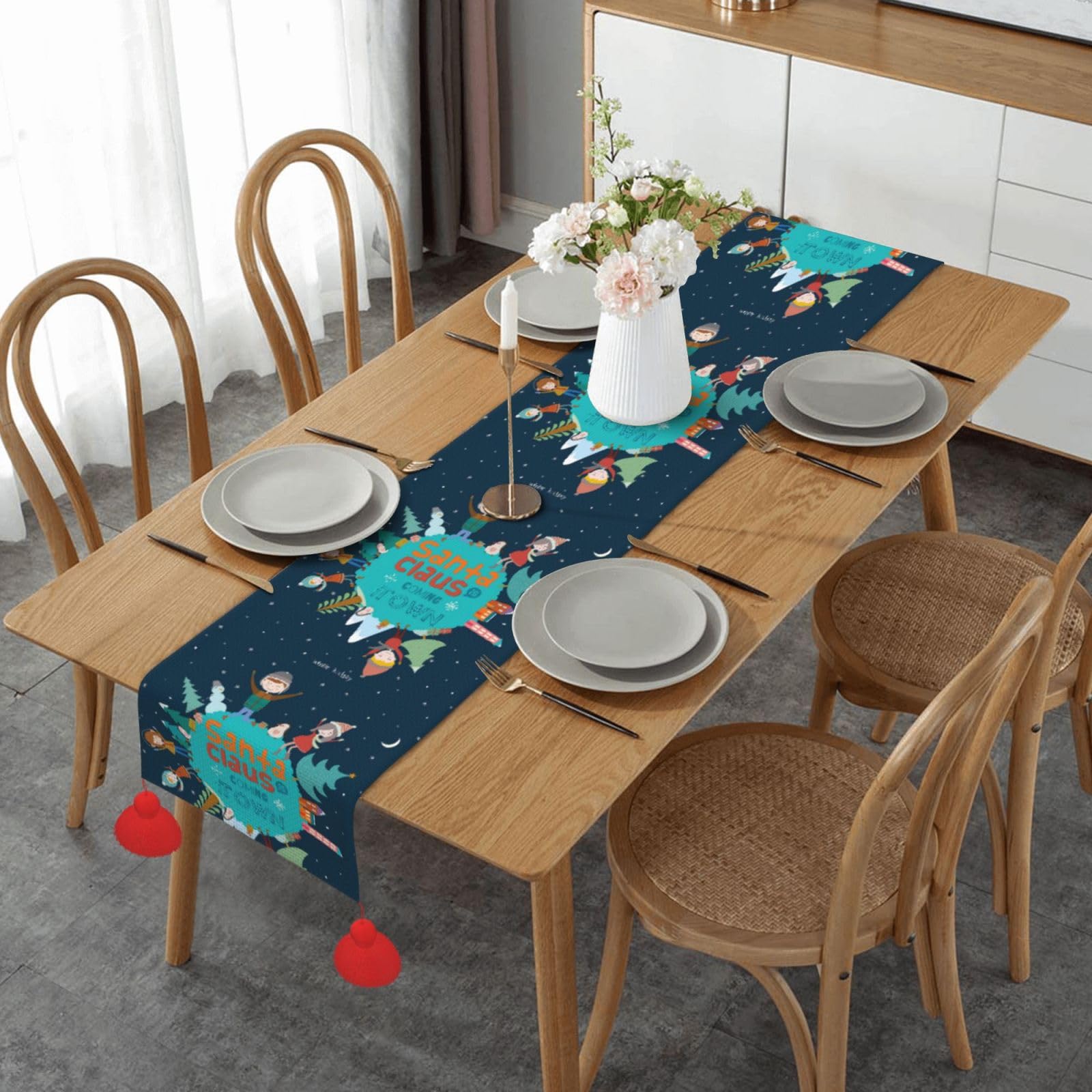 Chemin de table avec pompons motif Arbre de Noël pour décoration raffinée