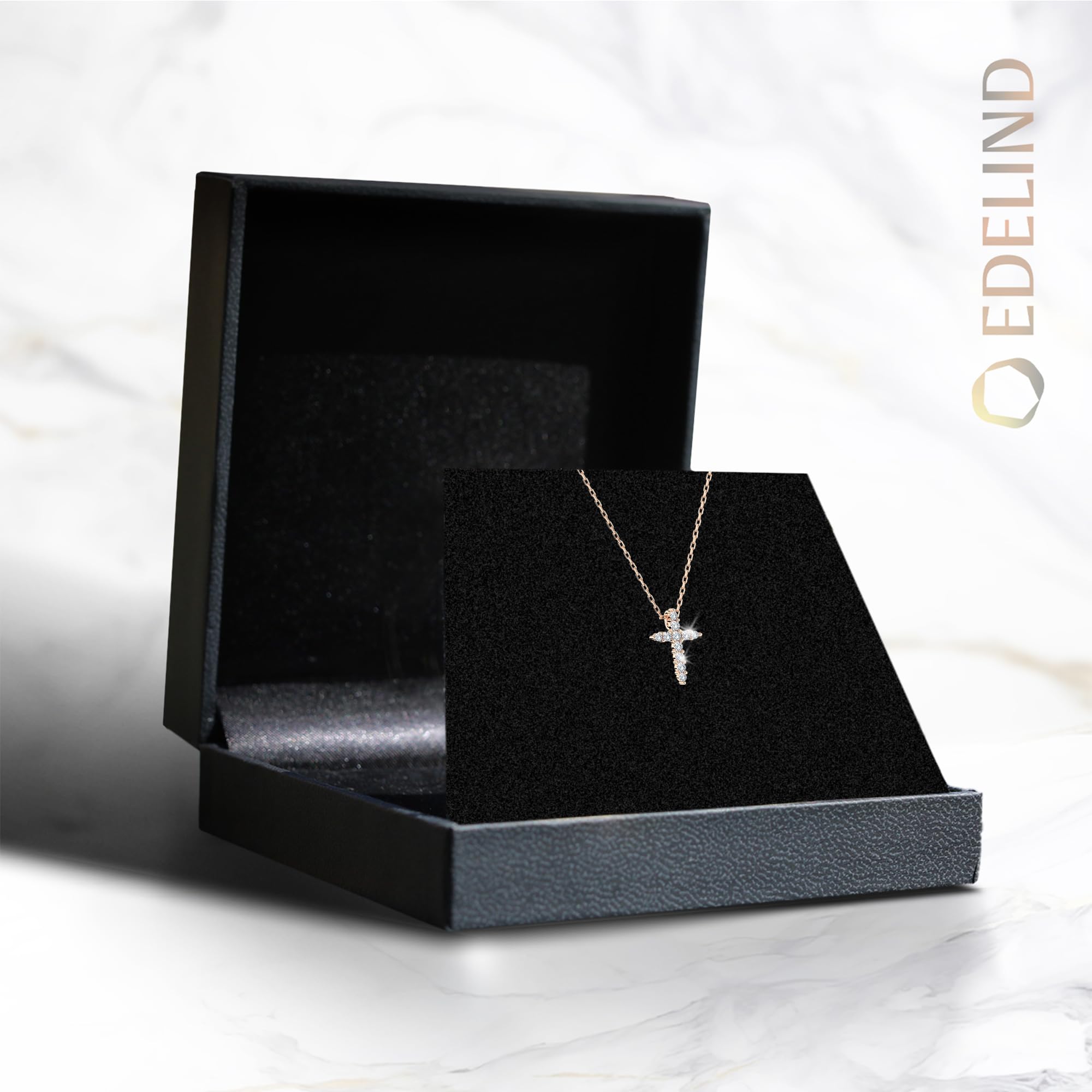 EDELIND Collana Donna con Ciondolo a Croce in Oro 14k con 11 Diamanti 0.09 ct - Catenina Forzatina per Donna e Ragazza - Regalo Comunione e Battesimo