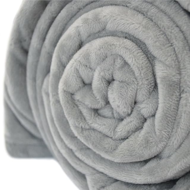 Foto 2 de 7 de PetFusion Premium Plus X-Large Dog Blanket (148 x 122 CM). Reversible Gray Micro Plush. [100% poliéster…
