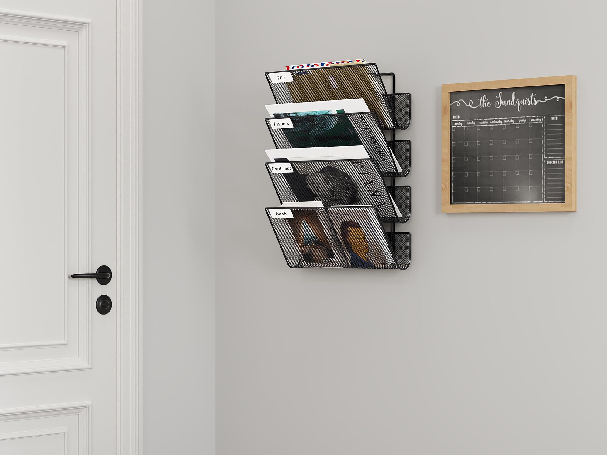 EasyPAG 4 Compartiments Assembler Métal Maille A4 Porte Document Mural Porte Revue Suspendu Organisateur de Bureau à Suspendre Banette de Rangement Range Papier Corbeille a Courrier Murale,Noir