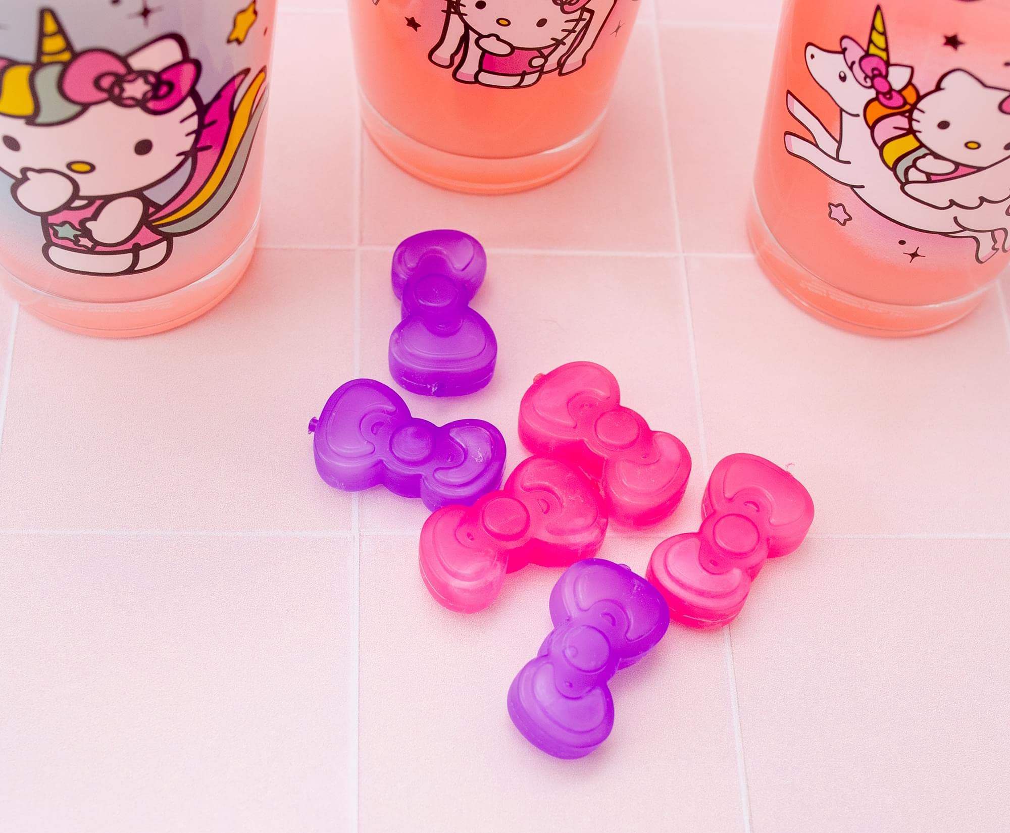 レトロ　サンリオ　Sanrio　ハローキティ　キティ　アクリルアイス HELLO KITTY 50TH ANNIVERSARY アクリルスタンド」が登場！｜サンリオ