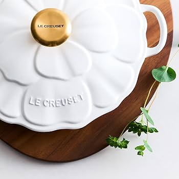 ル・クルーゼシグニチャー ビュッフェ・キャセロール 26cm ペタルレリーフ 71TEiNXzYkL._UF350,350_QL80_.jpg