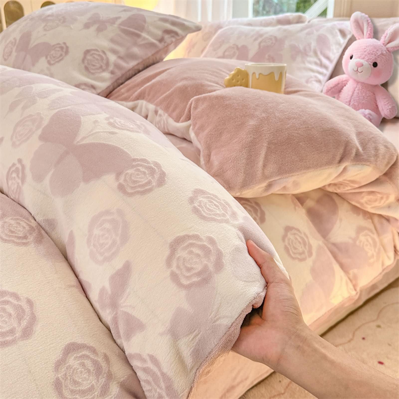 Gualiy Komplet pościeli na kołdrę, 4-częściowy zestaw pościeli z aksamitnego kwiatu i motyla, zawiera 1 poszewkę na kołdrę 220 x 240 cm z zamkiem błyskawicznym i 2 poszewki na poduszki, 1