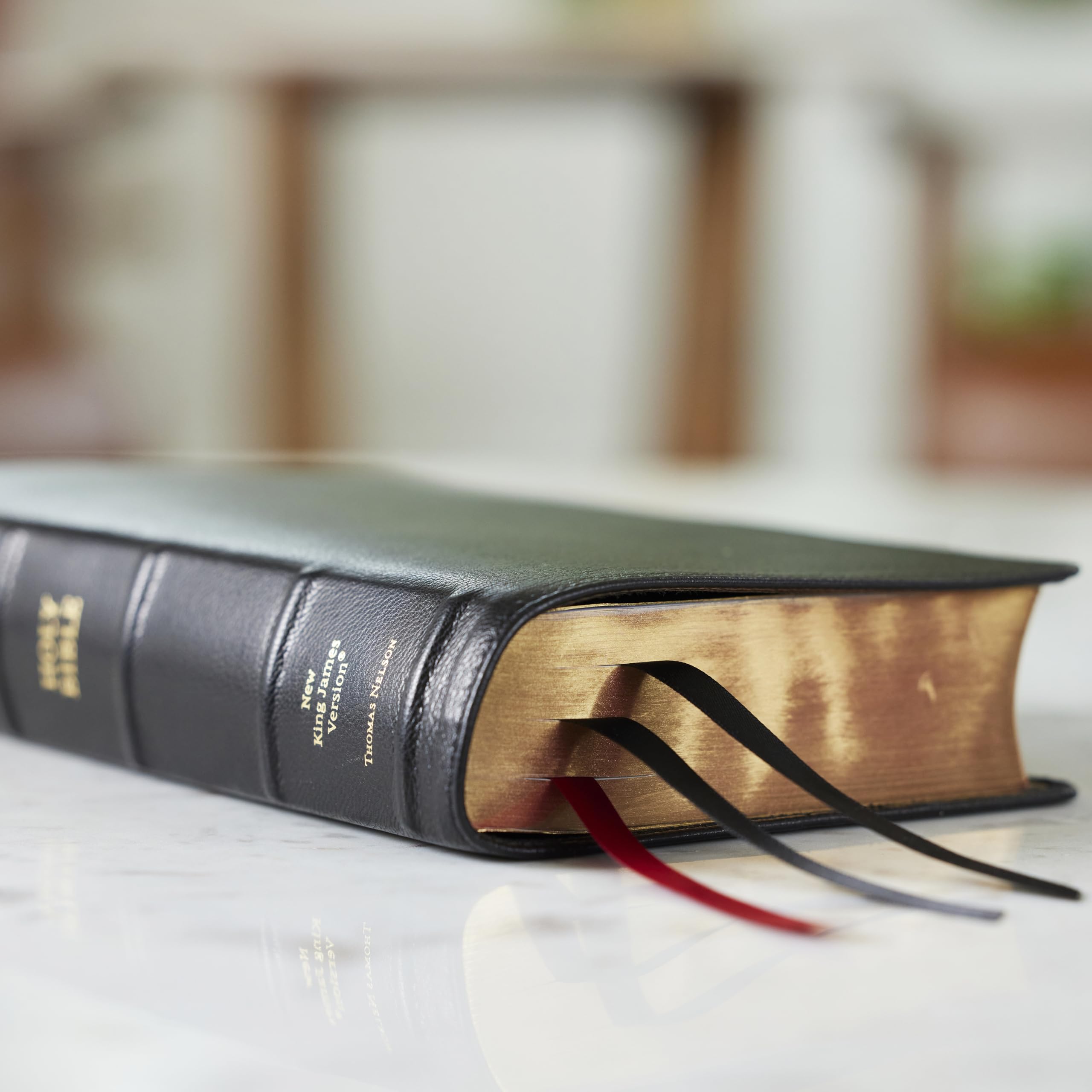 NKJV Bible: Single-Column Verse-By-Verse W/ 72,000 Cross-References, Black Goatskin Leather, Premier Collection, Comfort Print: New King James ... Premier Collection, Comfort Print
