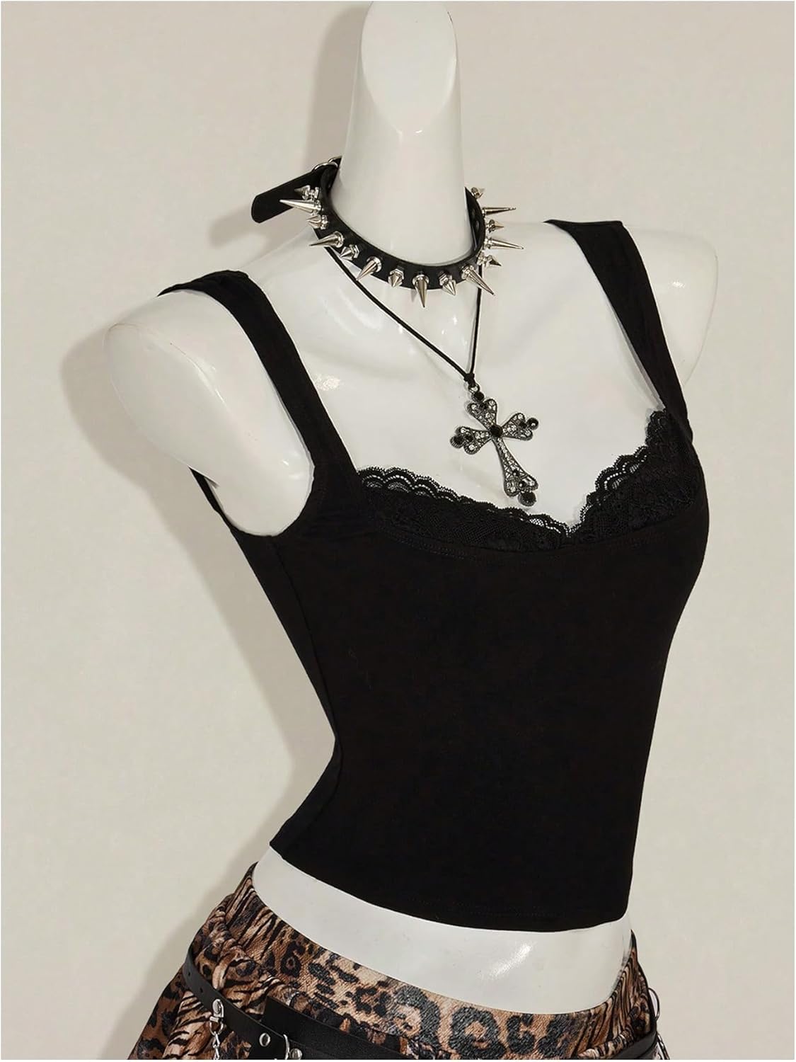 Milumia Women's Gothic Lace Tank Top V Neck Tank Top Y2k Sleeveless Summer Tops Slim Fit Going Out Camisole - Image 3