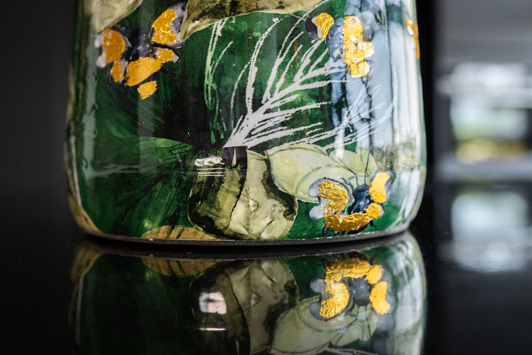 Pot Bee Green - 28x25 - Métal et époxy - Ouverture Ø28 - Design Haut de Gamme - pour l'intérieur - Fait Main - Conçu par Lammie