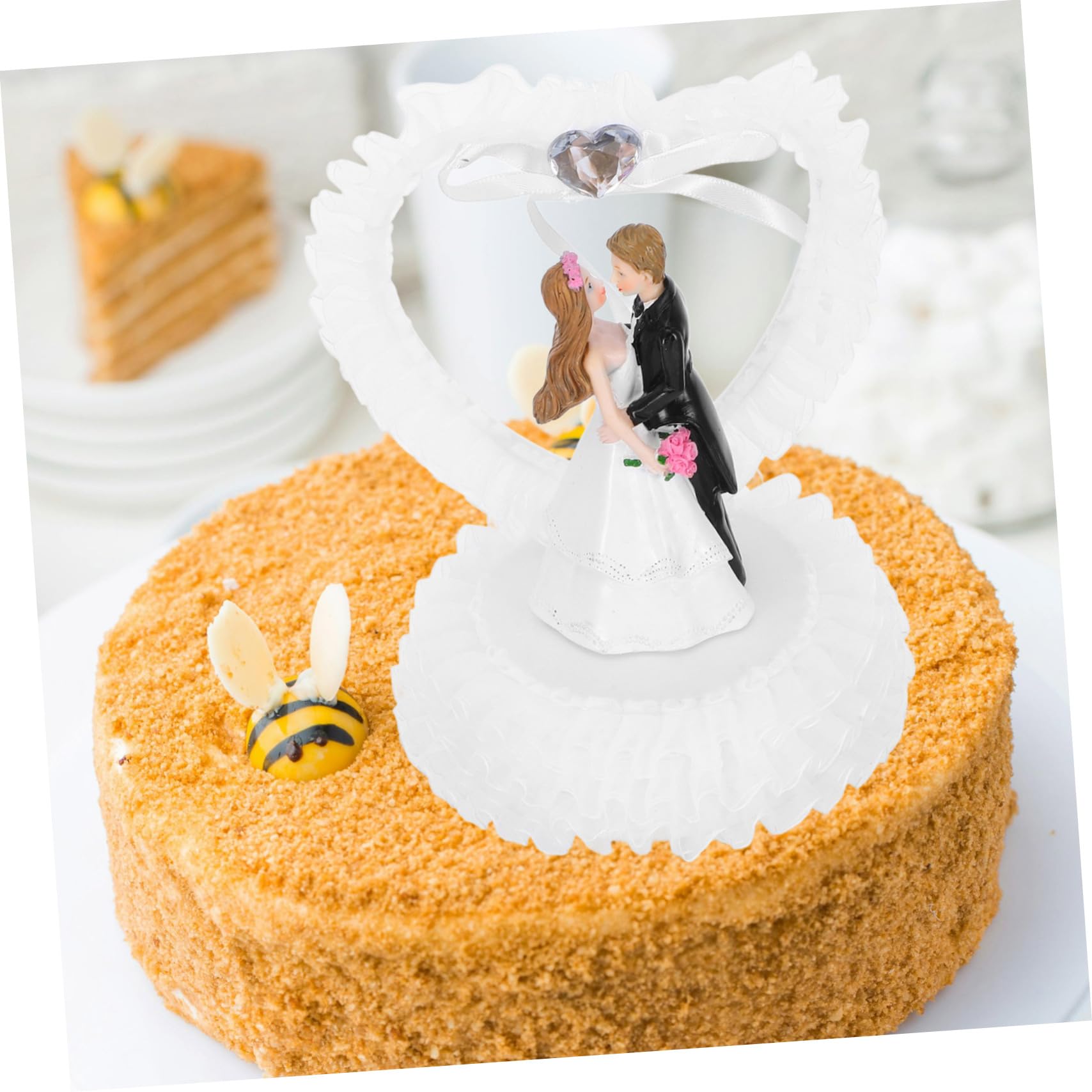 Harz Paarstatue Hochzeitspaar Figur Weiß Dekorative Hochzeitsdekoration | Abschluss Geschenk, Romantische Deko für Hochzeitstorte und Festtafel, Kunstharz mit Kunststoff Details