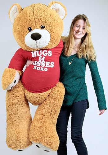 Miniatura 4 de Big Plush Abrazos y besos oso de peluche gigante de cinco pies de alto color marrón miel viste camiseta que dice abrazos y besos XOXO