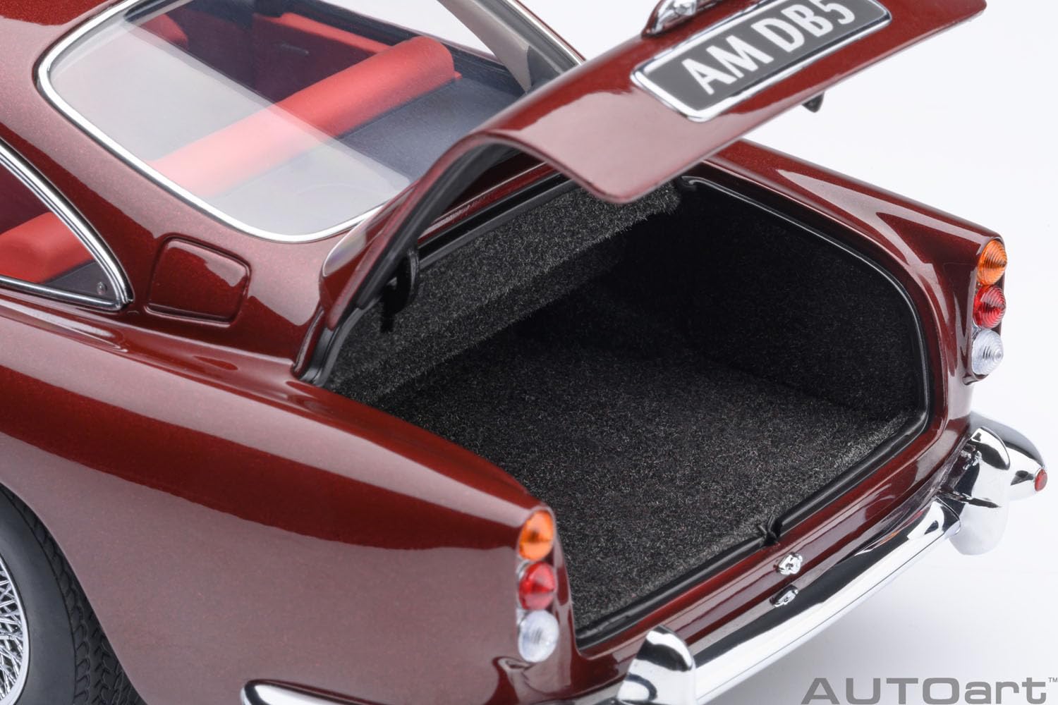AUTOart 70289 1/18 Aston Martin DB5 dunkelrot metallisches Endprodukt