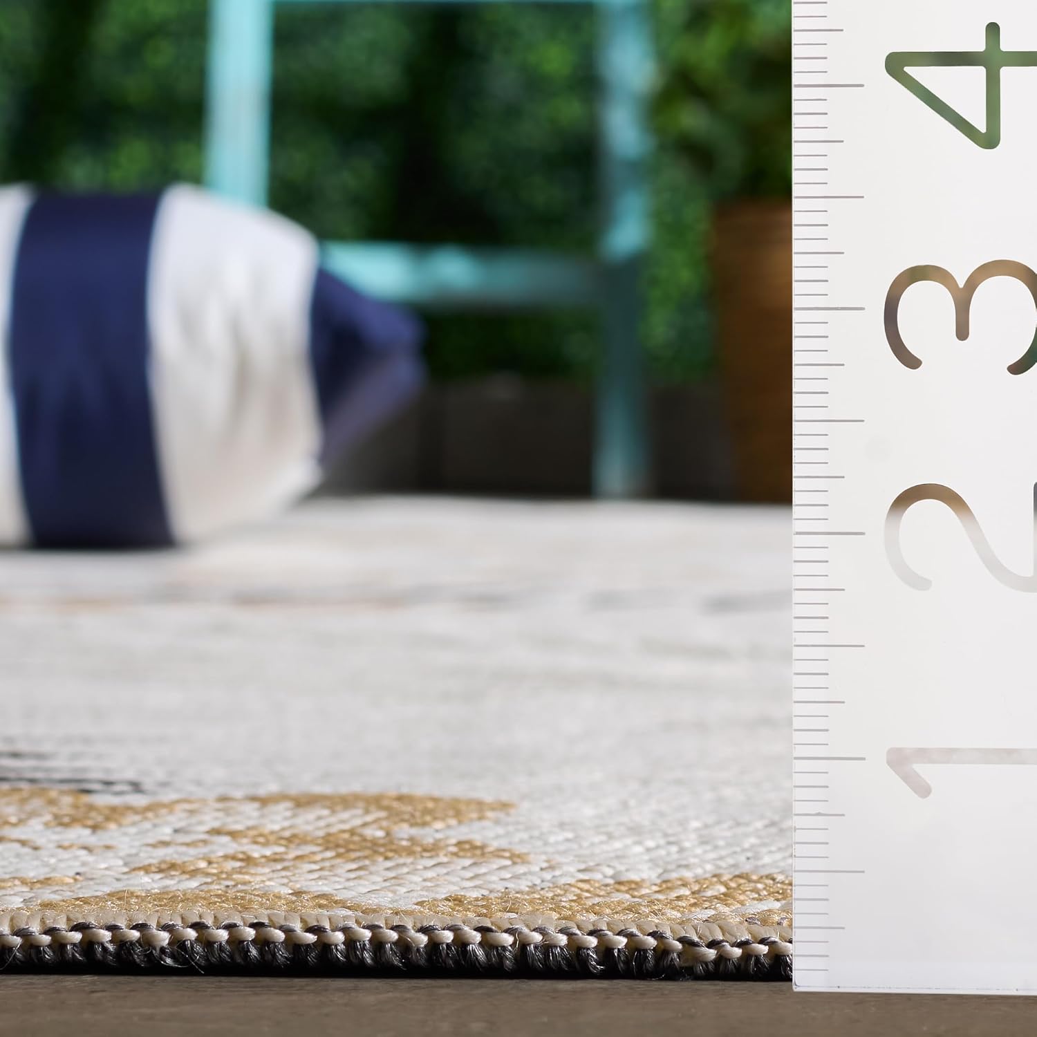 SAFAVIEH Washable Rug Outdoor Sunrise Collection - 8' x 10', Ivory & Grey Black, Non-Shedding & Easy to Clean, Ideal for Patio, Backyard, Mudroom (SUN675B)