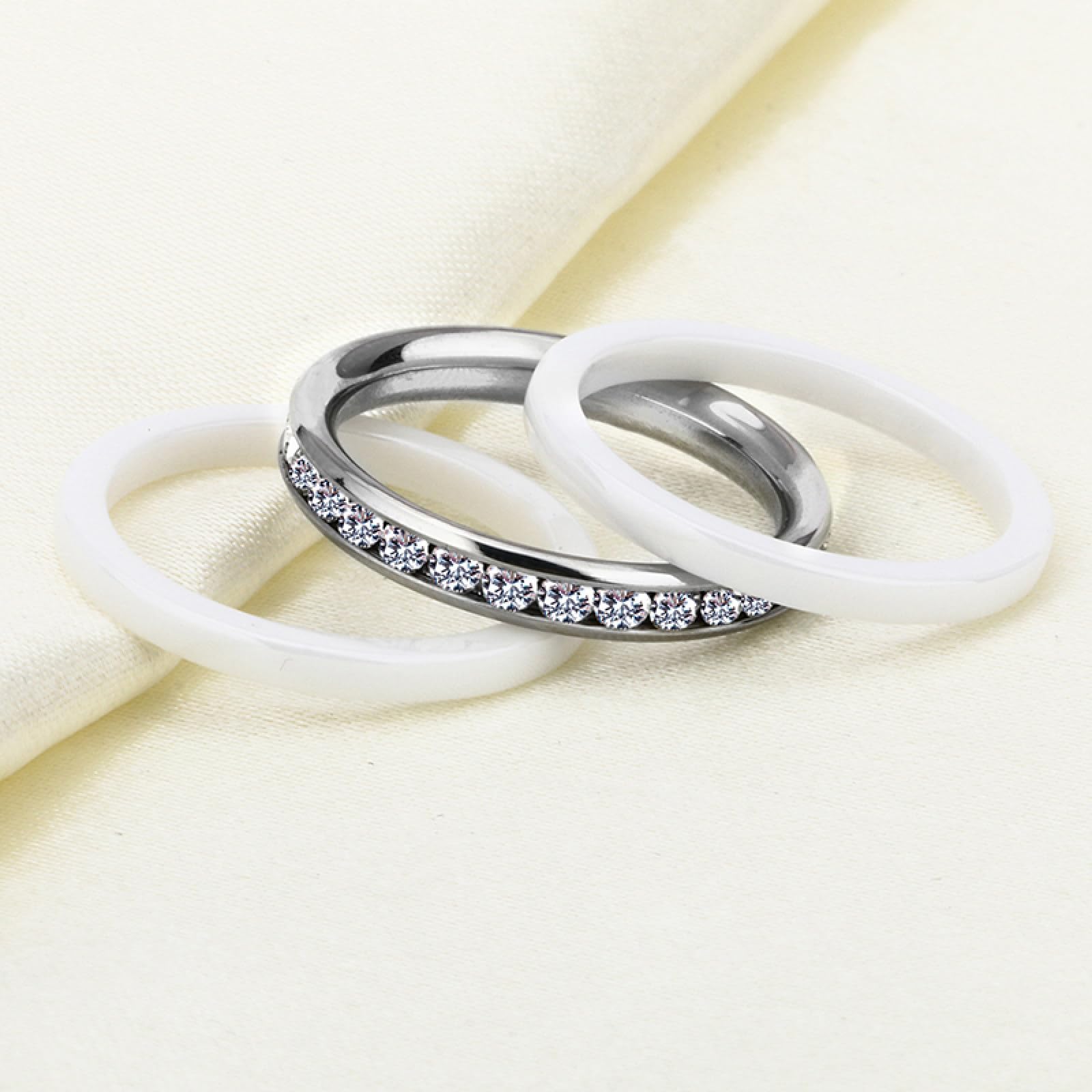 Anello Impilabile In Ceramica Bianca Multi Sfaccettato | Larghezza 3 Mm | Gioiello Minimal Per Donne