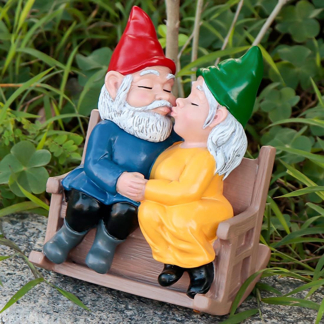 Kiss Garden Gnome Statue Couple in Love Collectible Figurine Mr and Mrs Gnome Sculpture Romantic Gnome Lover Couple Statues Indoor Outdoor Yard Home Décor Mom Dad Friends Gifts - Image 2