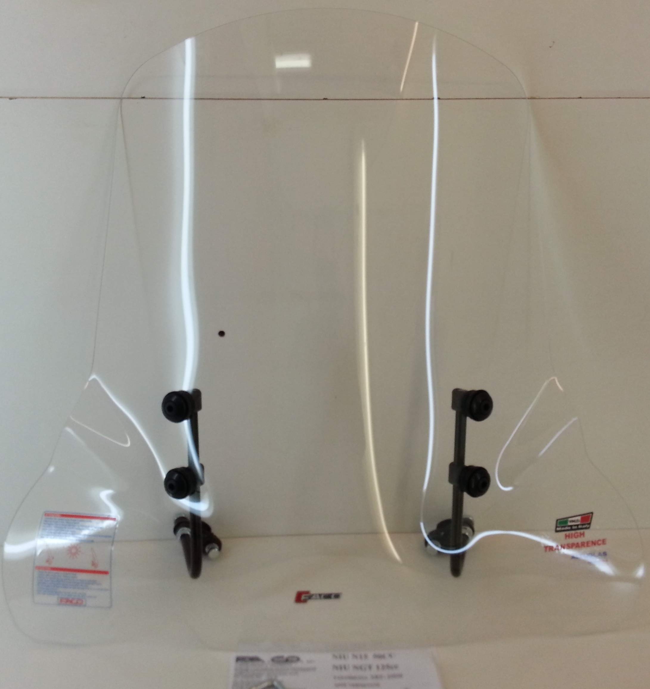 Pare-brise NIU N15-NGT écran - ART. 23596 pour tous les modèles avec guidon nu attaches de pare-brise se fixent sur le guidon nu