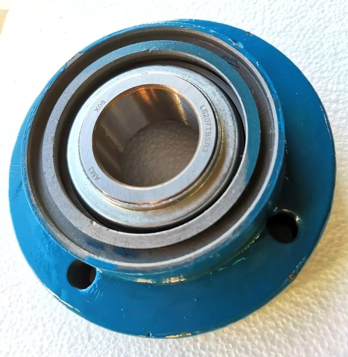 LSGR207TBS-R3 3199372 PN00032 SLLM207 Bearing Unit 35mm Bore 3-Lip Seals Bore: 25mm / 1.378" Mounting Hole Center to Center: 100mm / 3.937" OD: 125mm / 4.9212" Overall Height: 40mm / 1.5748"