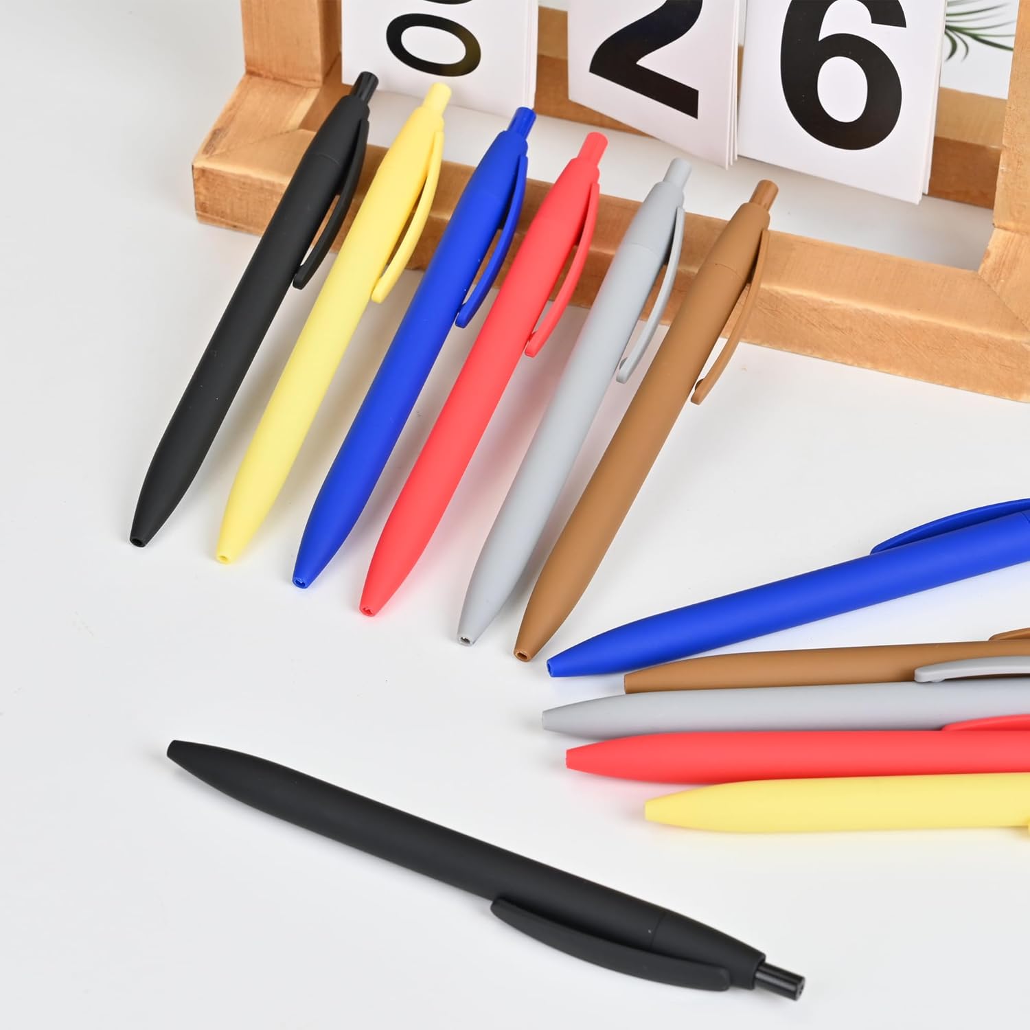 50 Pack Black Ink Pens - Bulk Pens, 1.0MM Medium Point Ballpoint Pens, Smooth Writing No Bleed Retractable Ball Point Pen (Brown body)