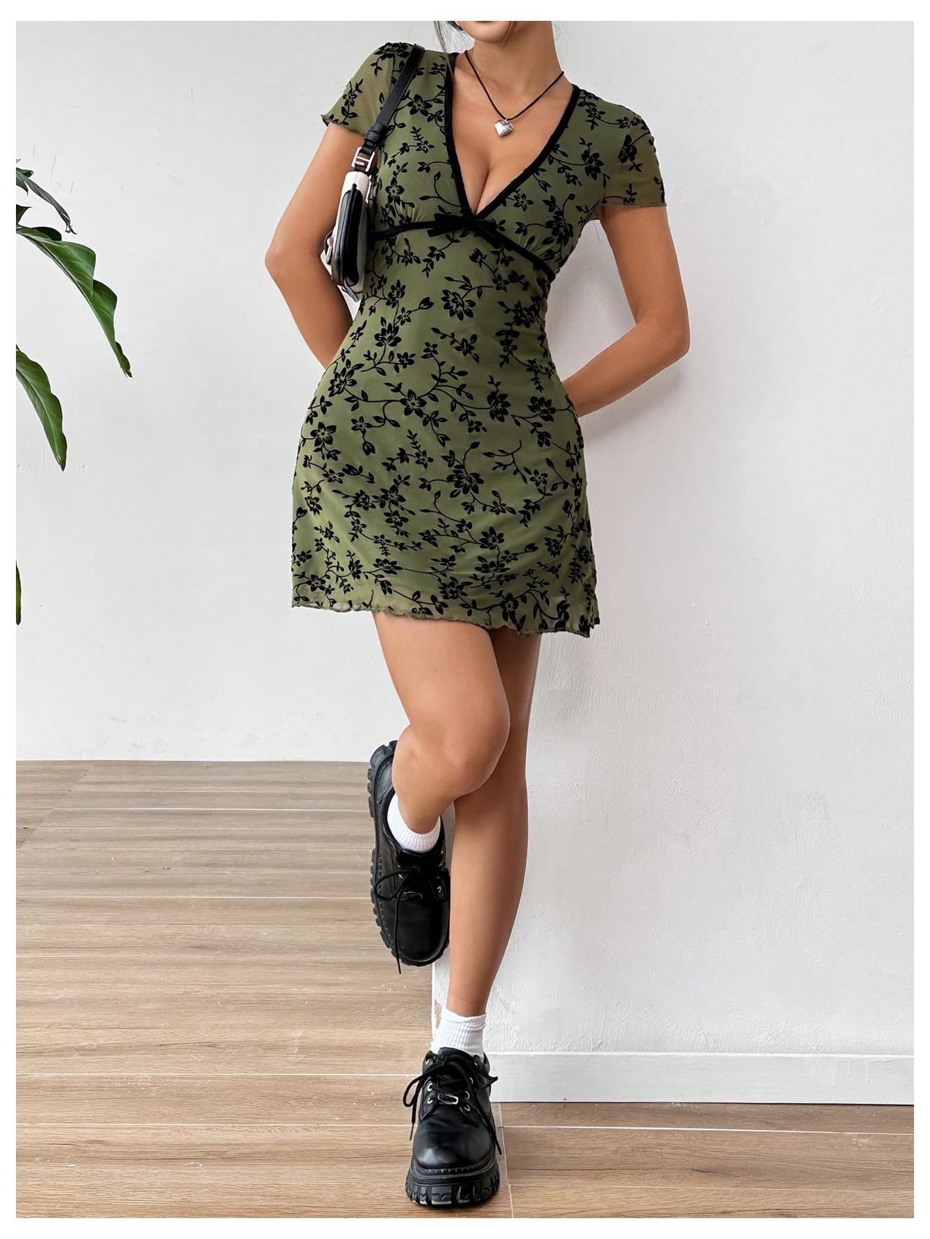 SHENHE Women's Y2k Floral Print Deep V Neck Short Sleeve Fit and Flare Vintage Mini Dress