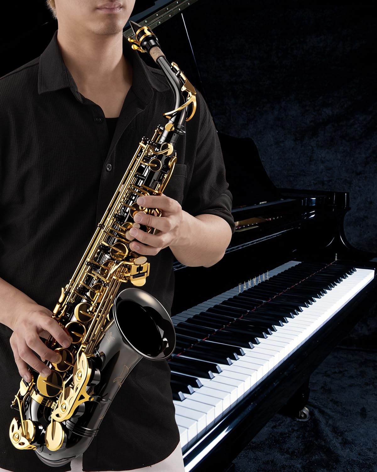 STRICH Eb-Altsaxophon – Einsteiger-Set für Altsaxophon mit Hartschalenkoffer, Ständer, Tragegurt, Mundstück und Blättern für Schulorchester und das Üben zu Hause, SSA-31B, schwarz