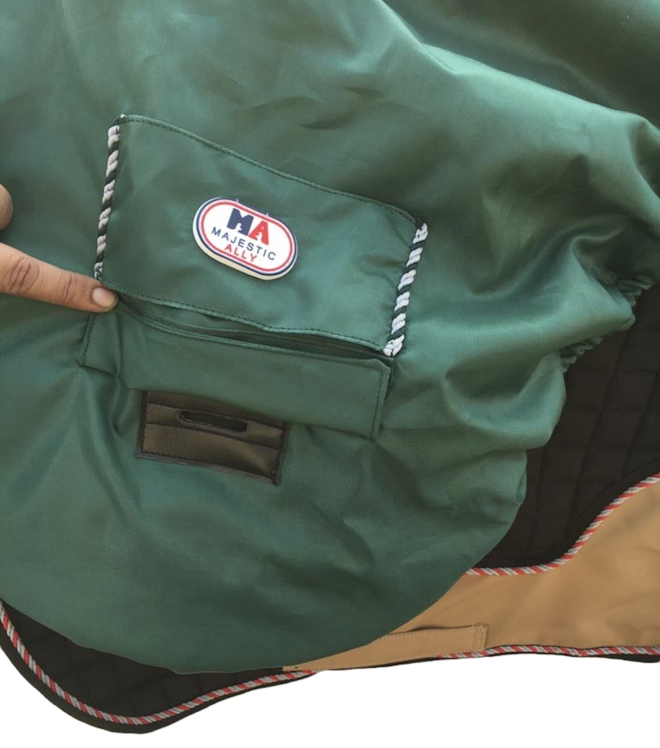 Majestic Ally Housse de Selle Anglaise imperméable en Nylon avec Doublure en Polaire - Plusieurs Couleurs (Vert Chasseur)