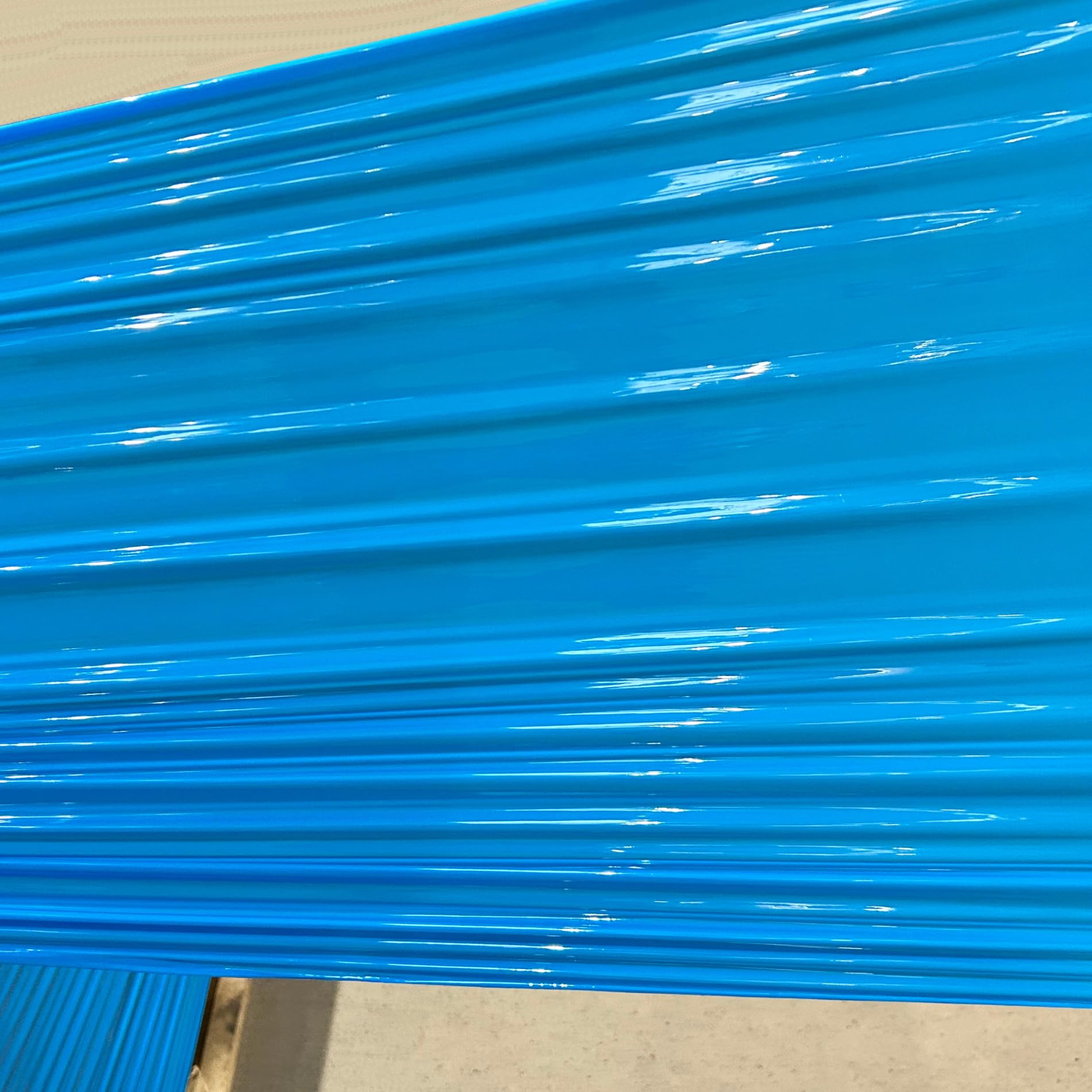 Langlebige Stretchfolie Blau 50 cm Breit - 12 Stück Starke Folie für den Lagereinsatz - Verpackungsmaterial 110 m - Verpackungsfolie für Umzugskartons - Strechfolienrolle - Wickelfolie