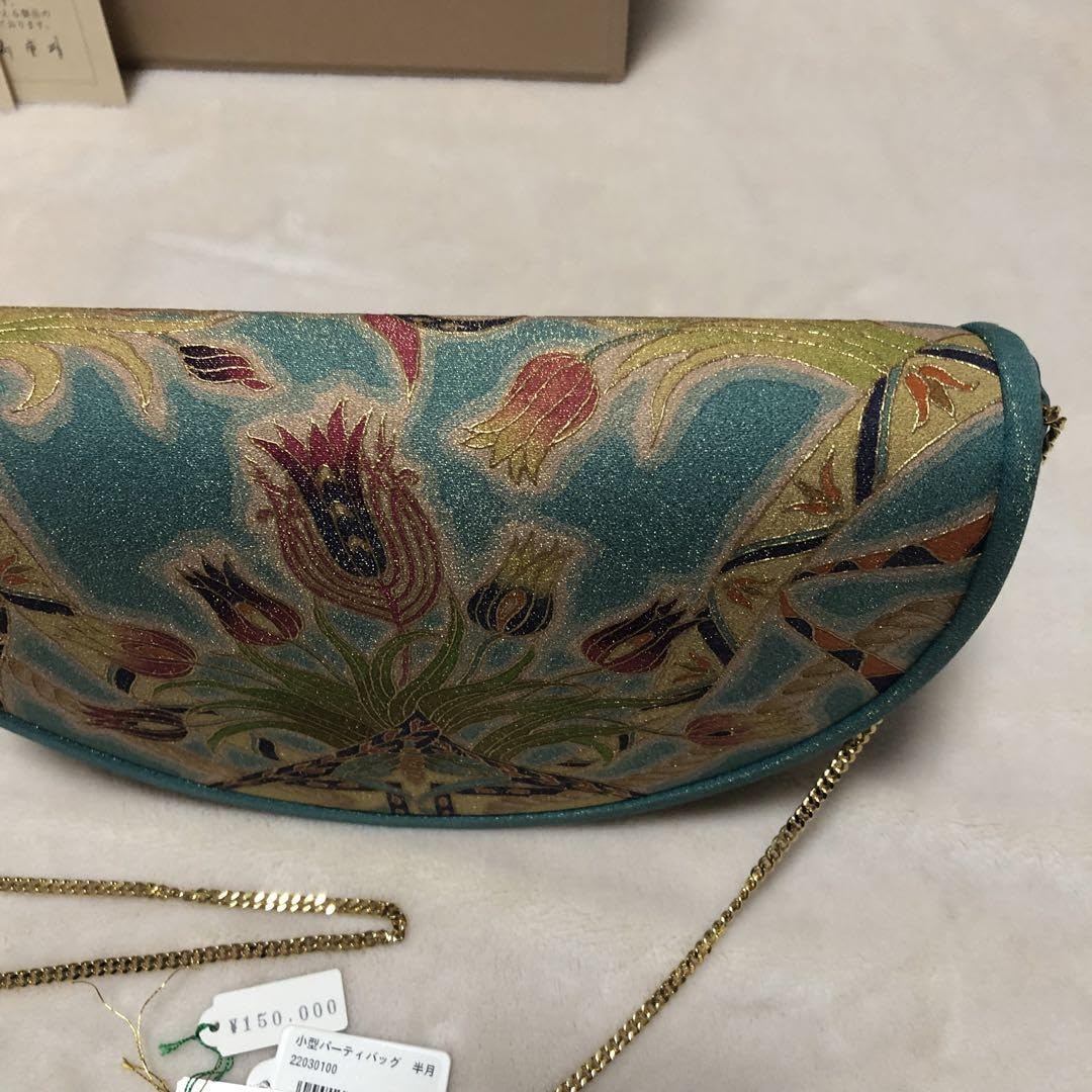 希少　岡重謹製 OKAJIMA 京友禅 金彩 唐花 葡萄唐草 正絹　シルク Amazon.co.jp: 岡重謹製 OKAJIMA 京友禅 金彩 唐花 葡萄唐草 正絹