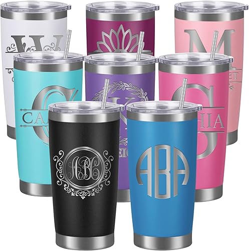Vasos con monograma personalizados con tapas y pajitas para mujeres y hombres, vaso aislado de acero inoxidable de 20 onzas, 8 colores y múltiples