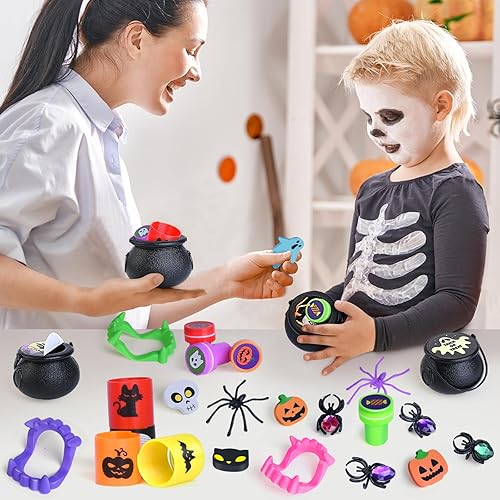 Miniatura 7 de 256 piezas de recuerdos de fiesta de Halloween para niños, paquete de 32 caldero de bruja de plástico prellenado, juguetes de Halloween a granel,
