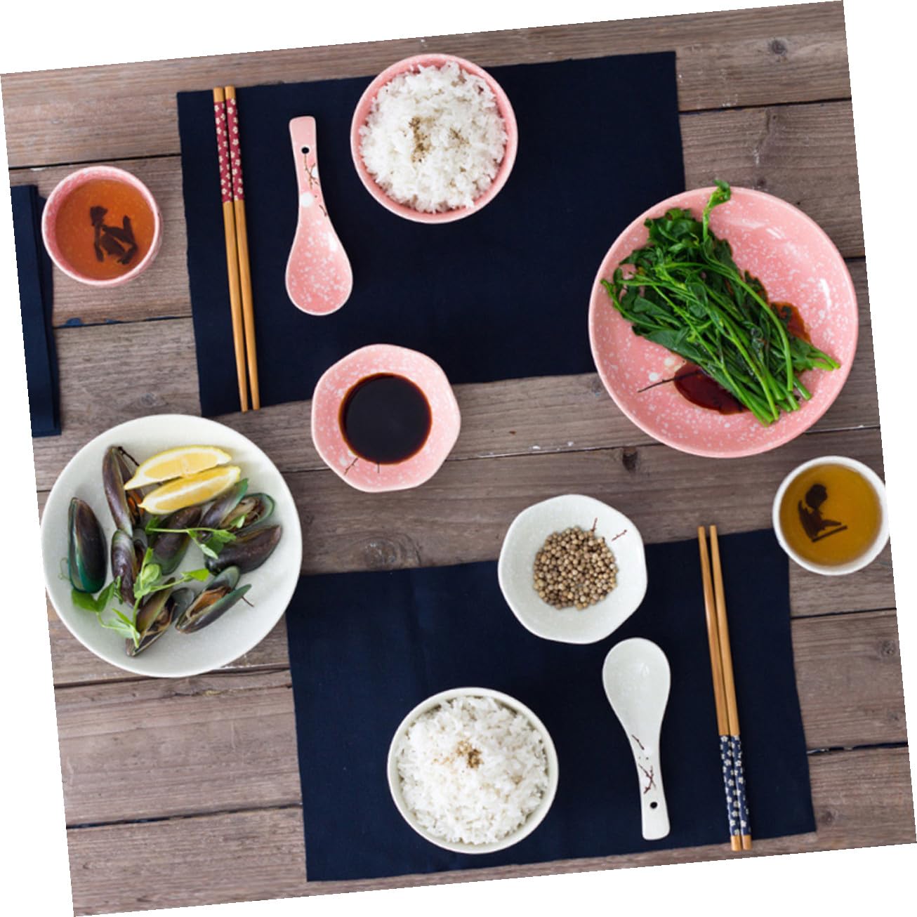 Vajilla Japonesa Rosa Elegante y Práctico para Servir Arroz Postres y Ensaladas Incluye Cuencos Platos Cucharas Palillos y Tazas para Uso Diario y Regalo de Inauguración de Casa