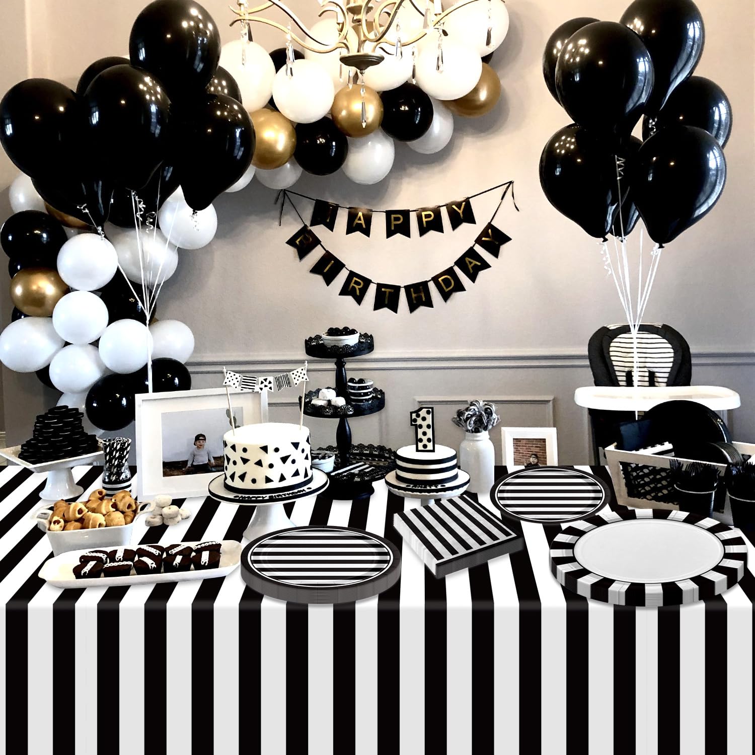 PIXHOTUL 61 Stück Schwarz und Weiß Gestreift Party Supplies Schwarz und Weiß Teller und Servietten Set mit Pappteller Servietten Gestreifte Tischdecke für Geburtstag Baby Dusche Serviert 20 Küche, Haushalt & Wohnen