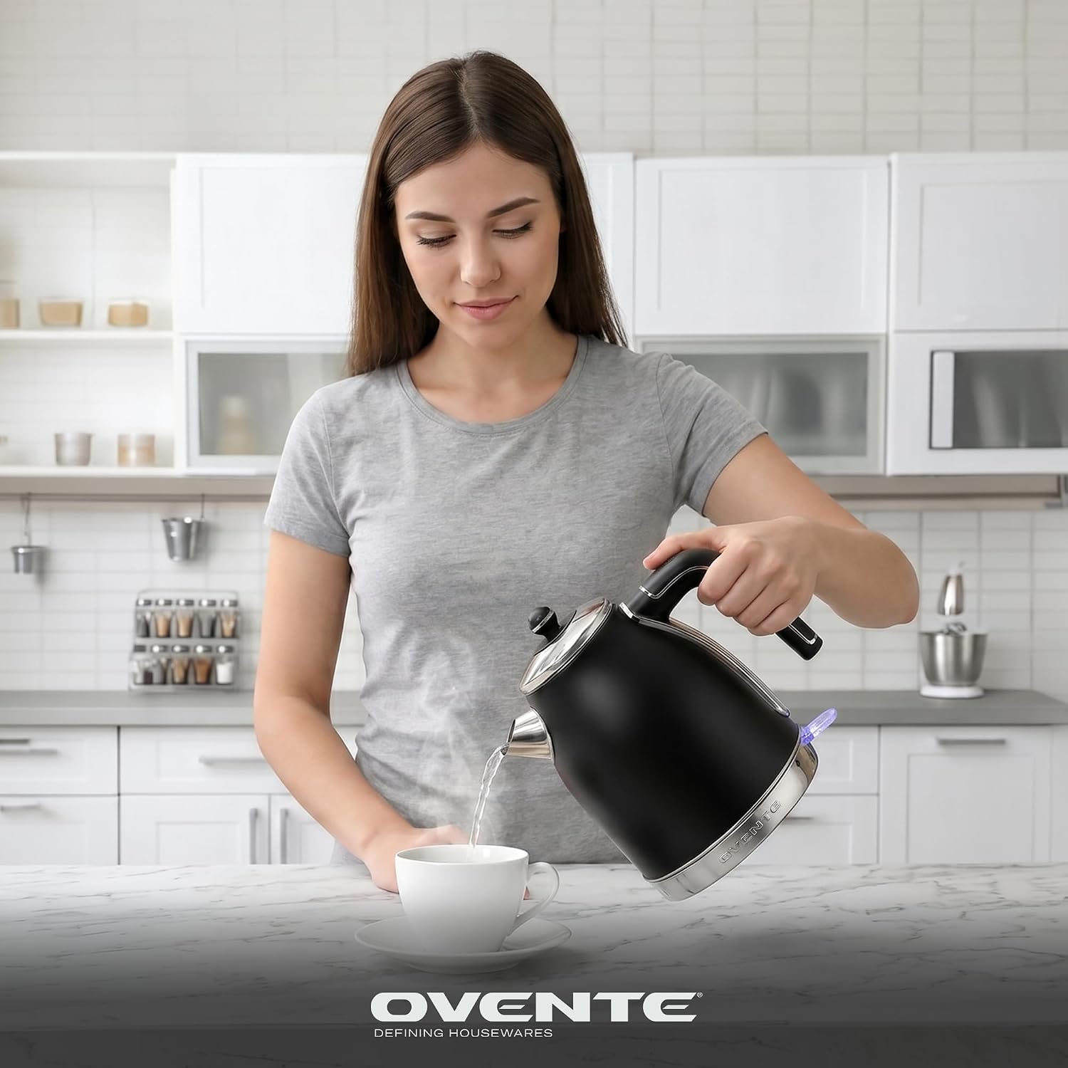 Filling the OVENTE Electric Kettle with water