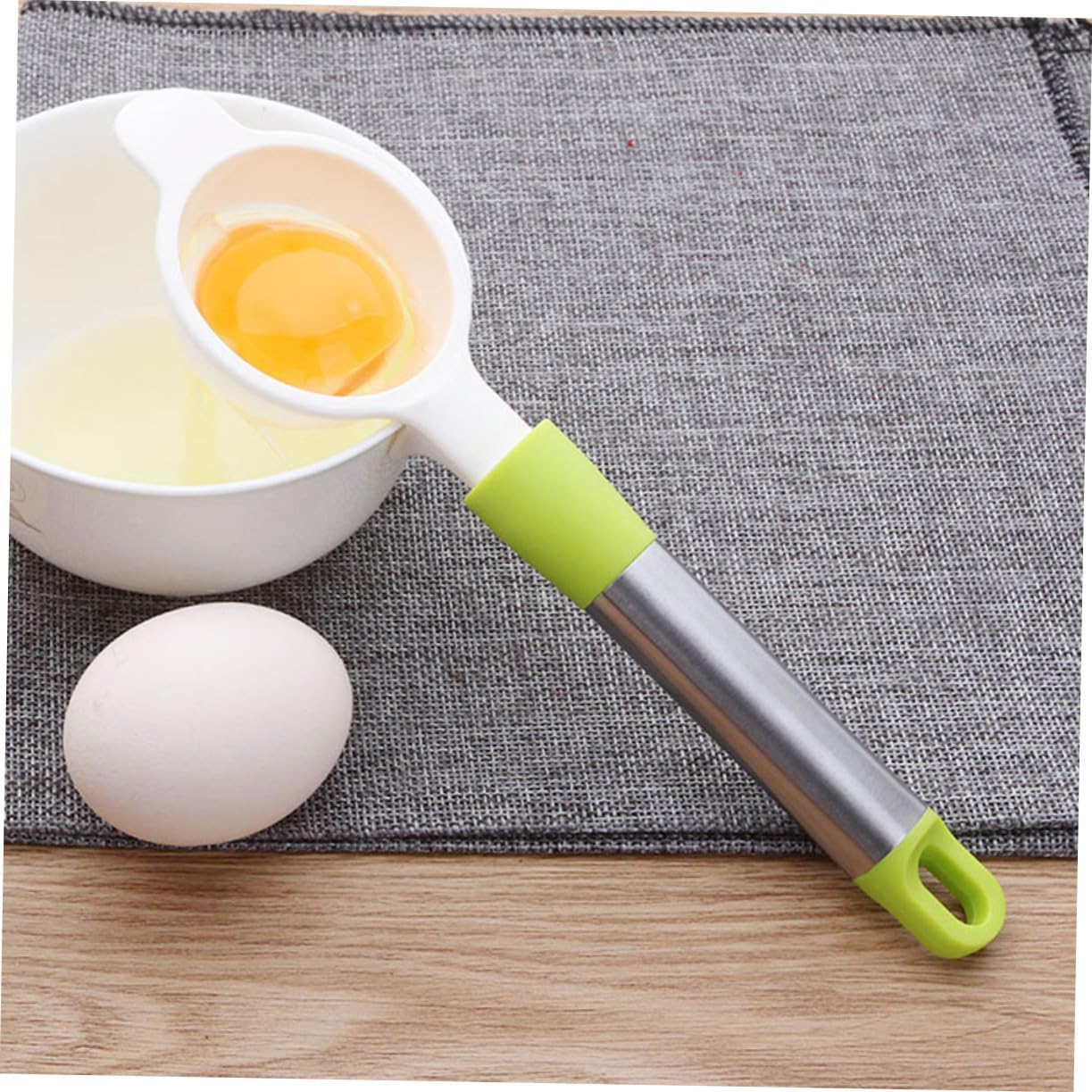 Egg Yolk Separator with Stainless Steel Handle Kitchen Cooking Gadget Lightweight Egg White Divider for Baking and Cooking Space-saving Design Random Color Random Color