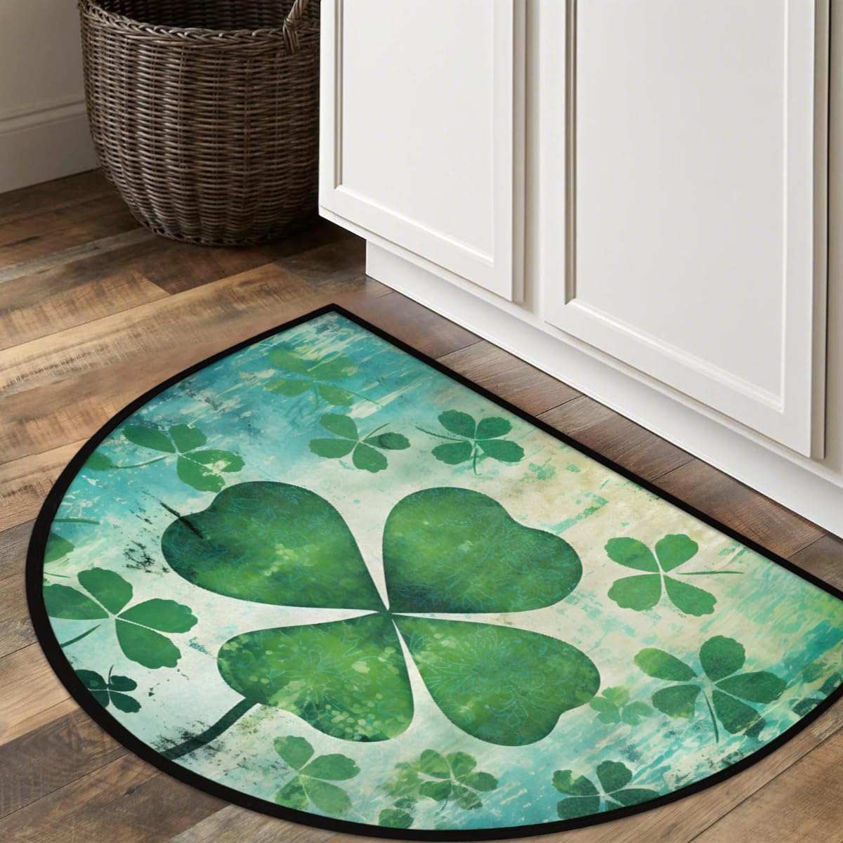 St. Patrick's Day Shamrock Half Round Door Mat Non-Slip Welcome Entryway Soft Area Rug Absorbent Bathroom Rugs Wear Resistant Indoor Kitchen Mats 24 x 36 in for Home Deck Patio Garage