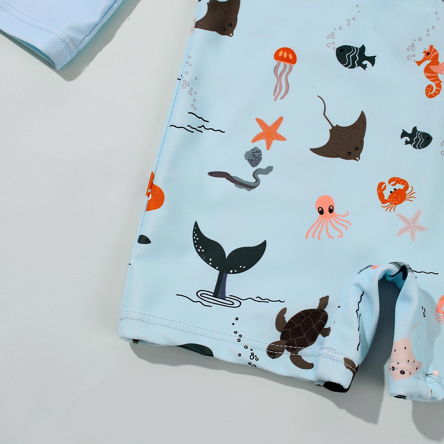 Bébé Garçon Maillot de Bain Une Pièce Imprimé à Manches Longues Protection Anti-UV Rashguard avec Fermeture Éclair et Chapeau d'Été 2 Pièces Ensemble