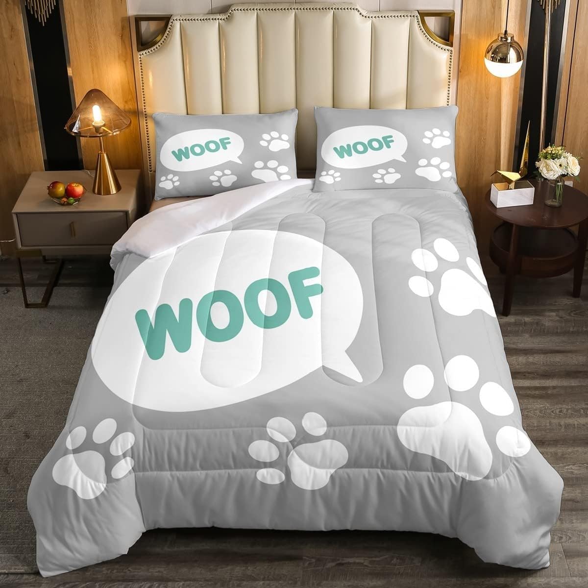 Couette 240x260 grise avec motifs de pattes pour lit 2 personnes