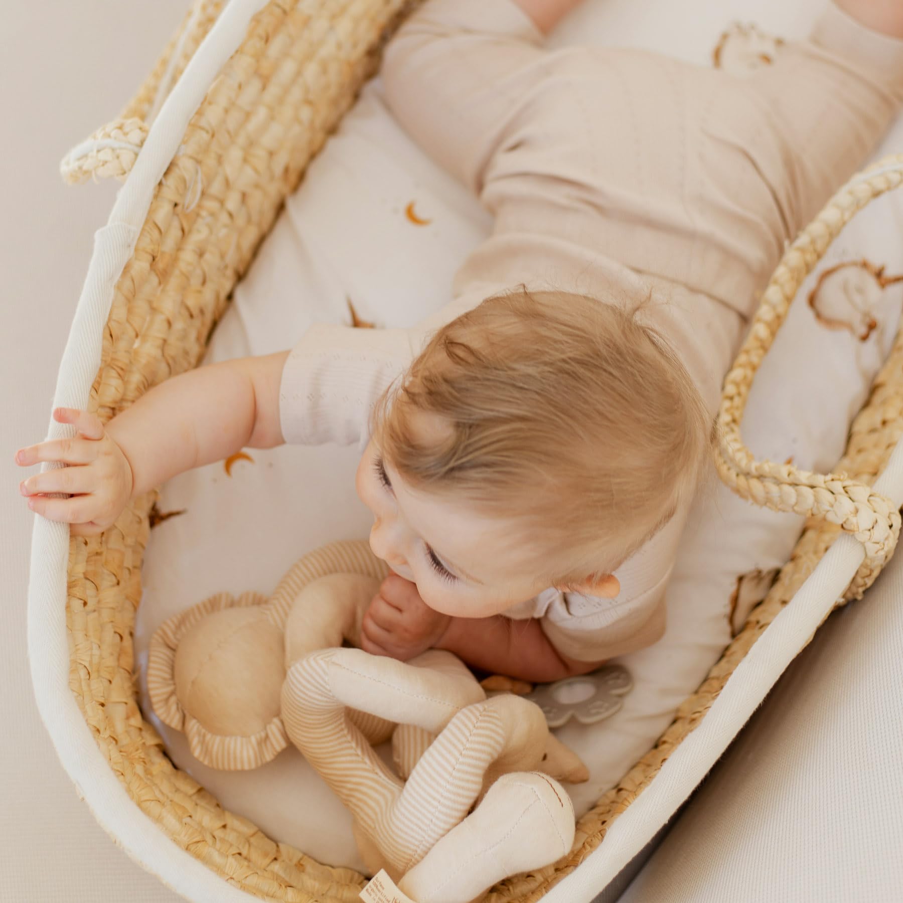 Lenzuolo con Angoli per Carrozzina - Cotone per Neonati - Lenzuolo Morbido e Traspirante per la Pelle Delicata del Bambino - Regalo per la Nascita - 35 x 75 cm, Beige, Rosa